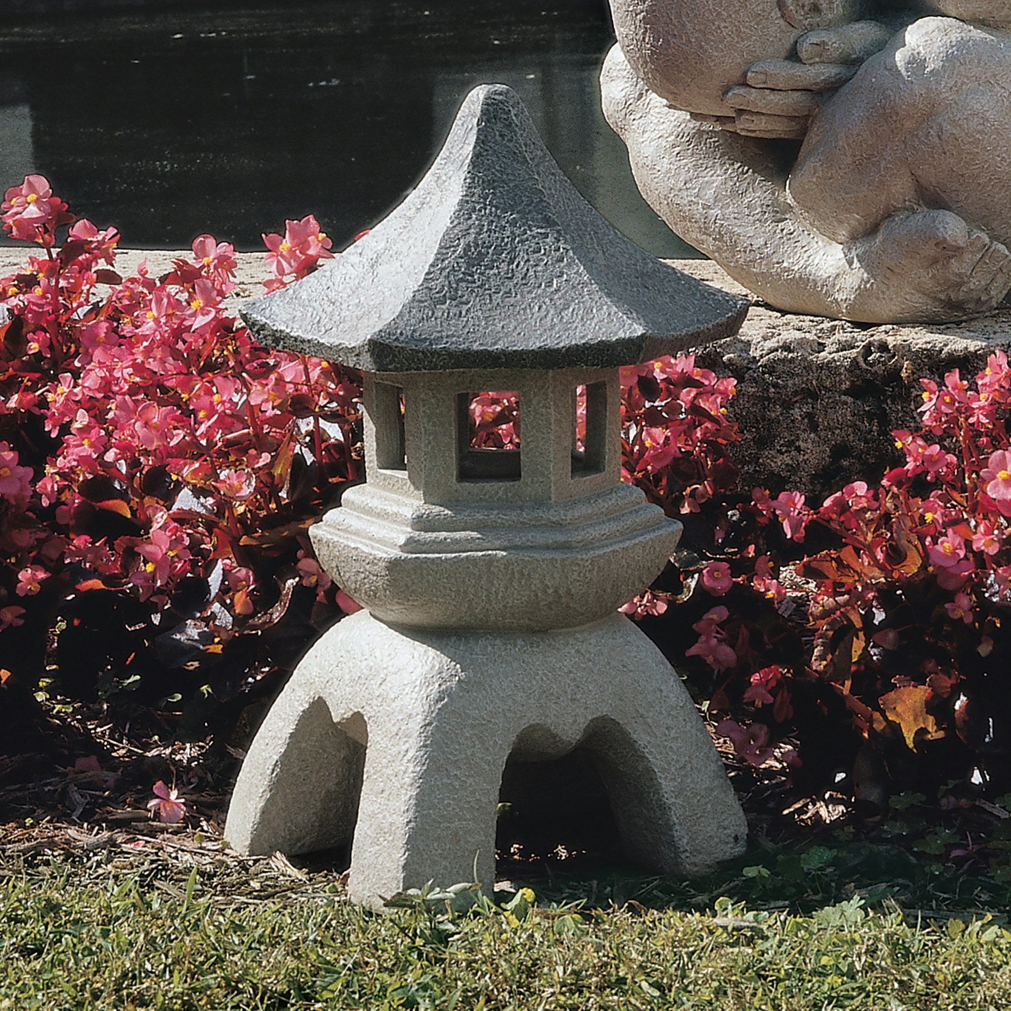 Pagoda Lantern Sculpture: Large