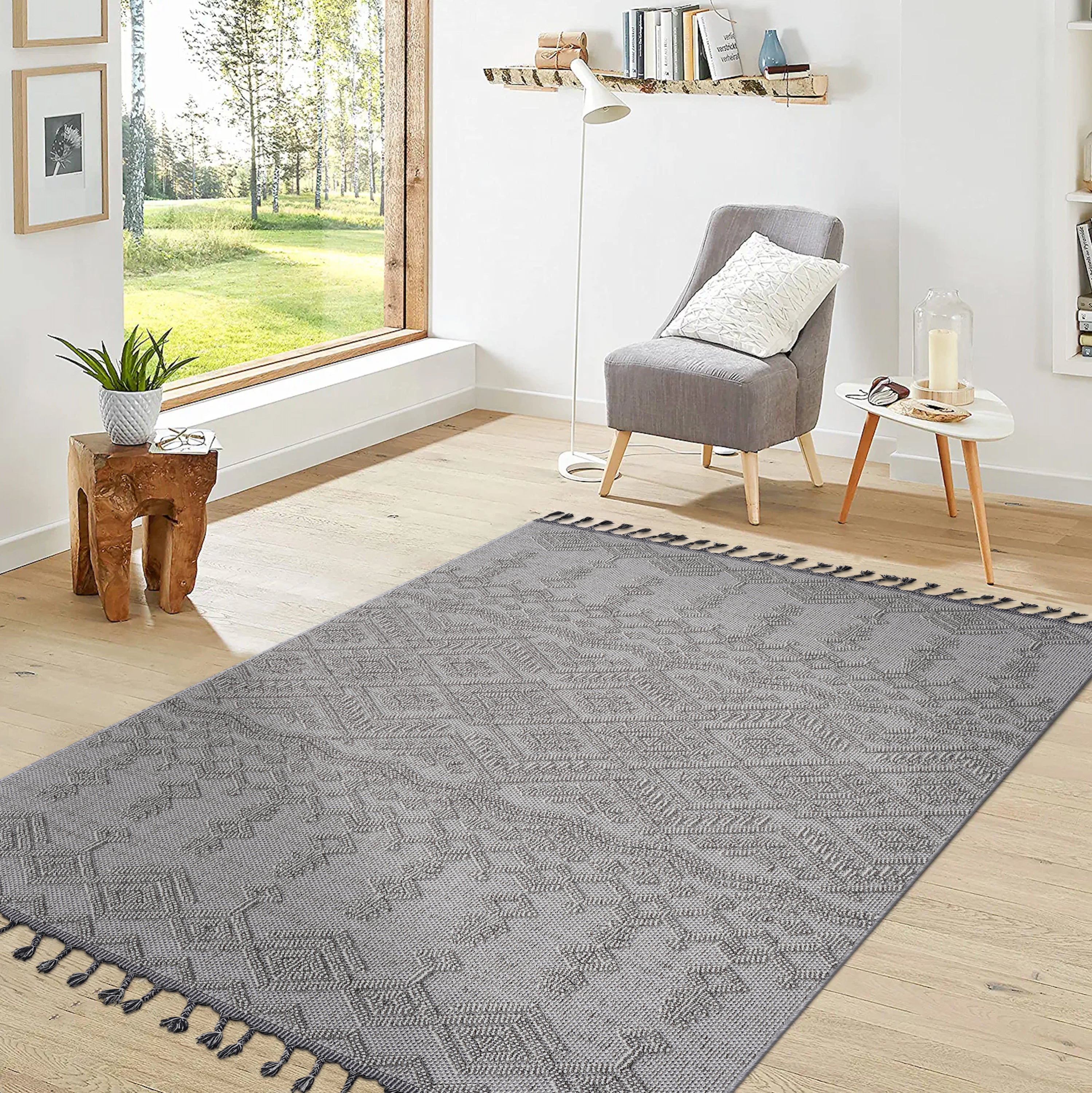 NAAR Guros Collection 6X9 White/White /Traditional Indoor/Outdoor Area Rug