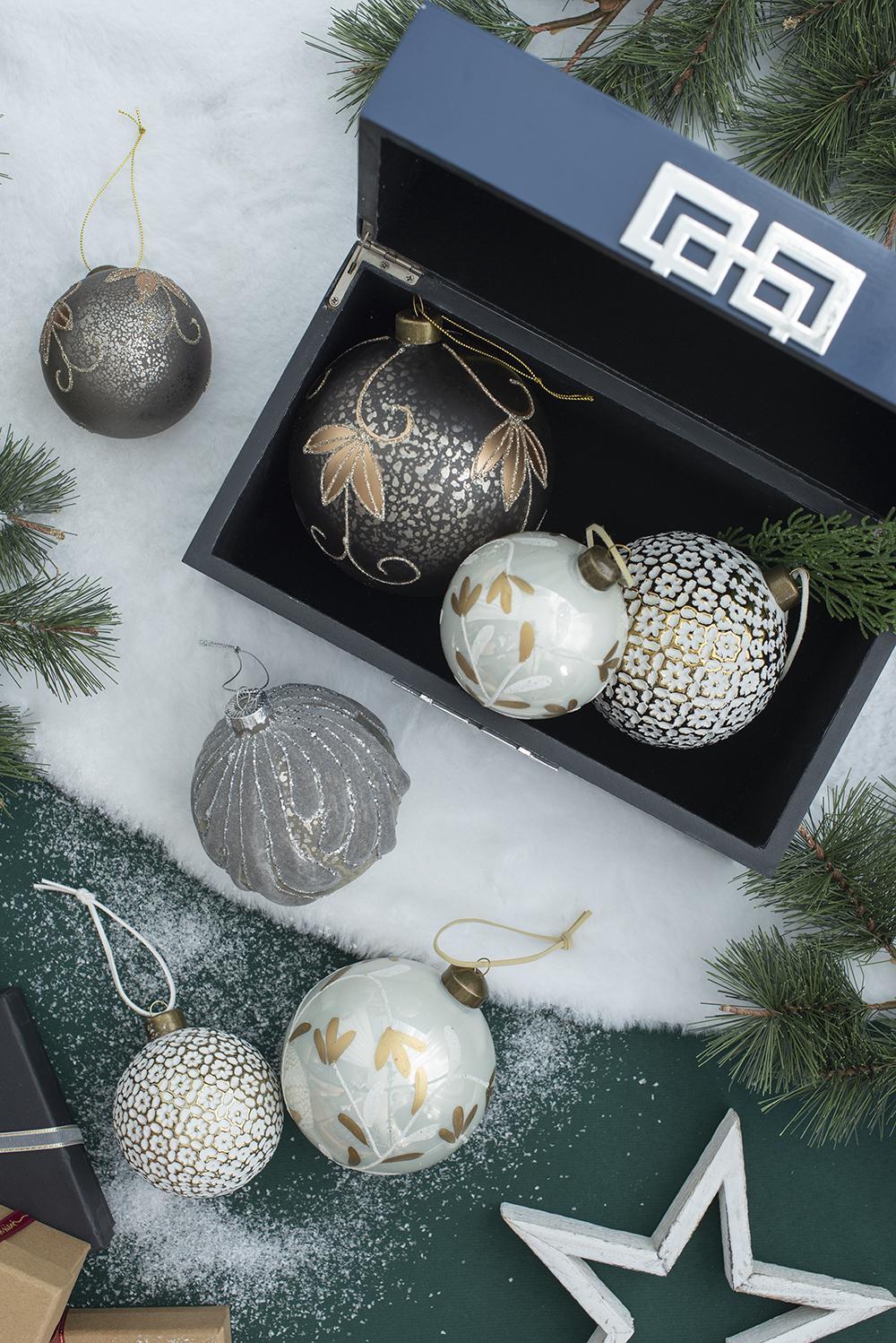 White and Gold Christmas Ball Ornaments, Set of 4