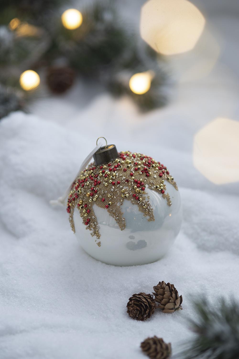 White and Gold Christmas Ball Ornaments, Set of 6