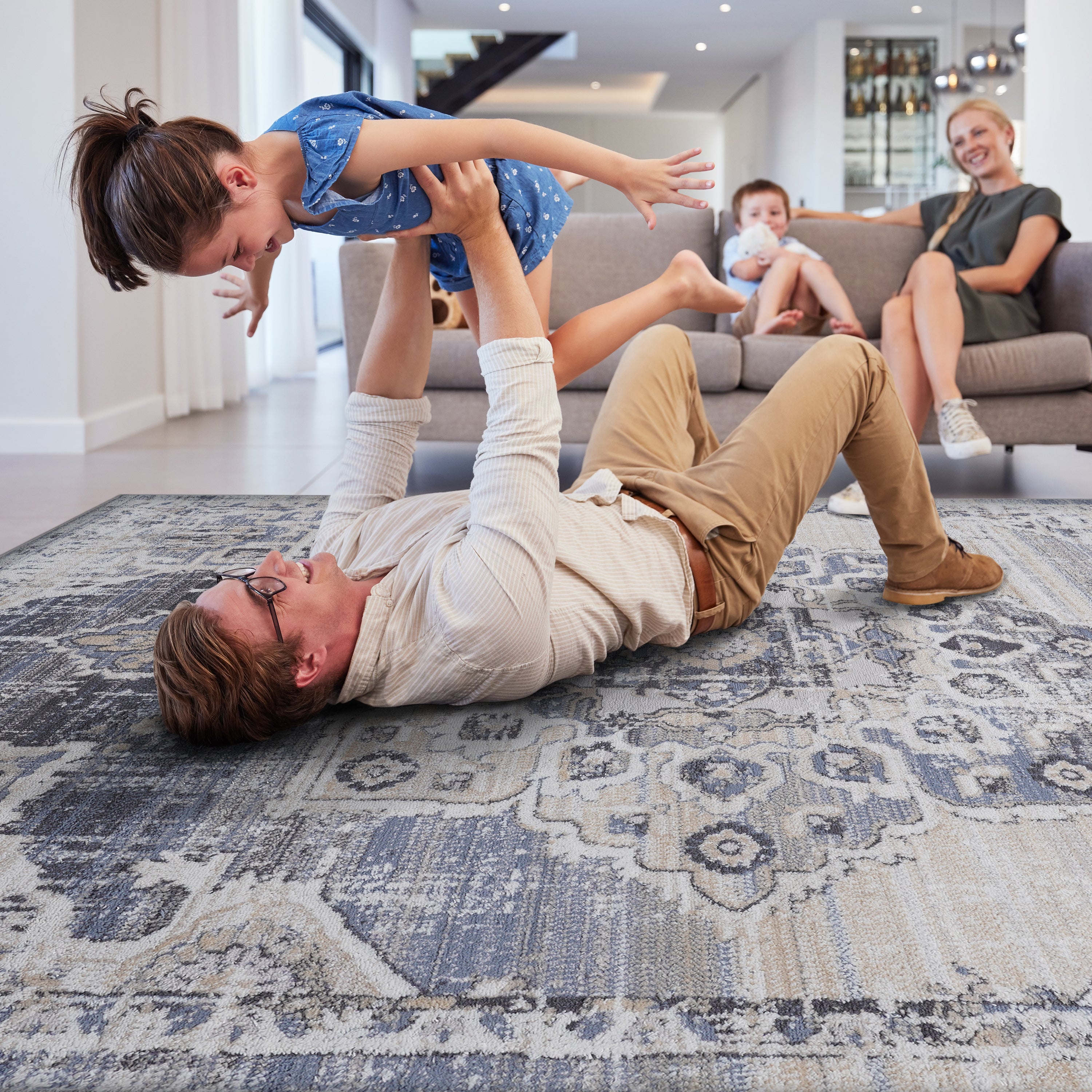 2X8 Cream/Blue /Medallion Non-Shedding and Stain Resistant Area Rug