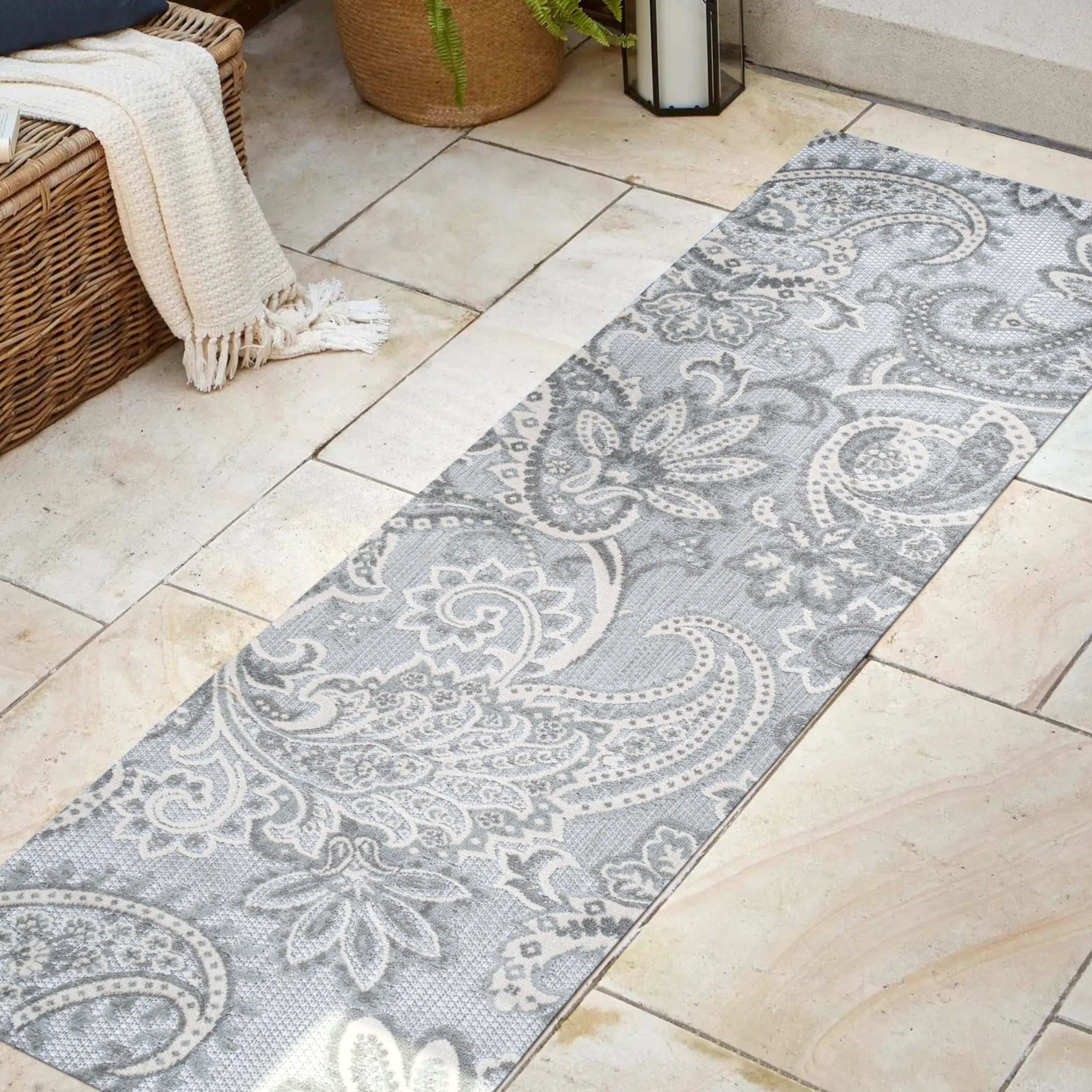 Gordes Paisley High-Low Light Gray/Ivory 2 ft. x 8 ft. Indoor/Outdoor Runner Rug