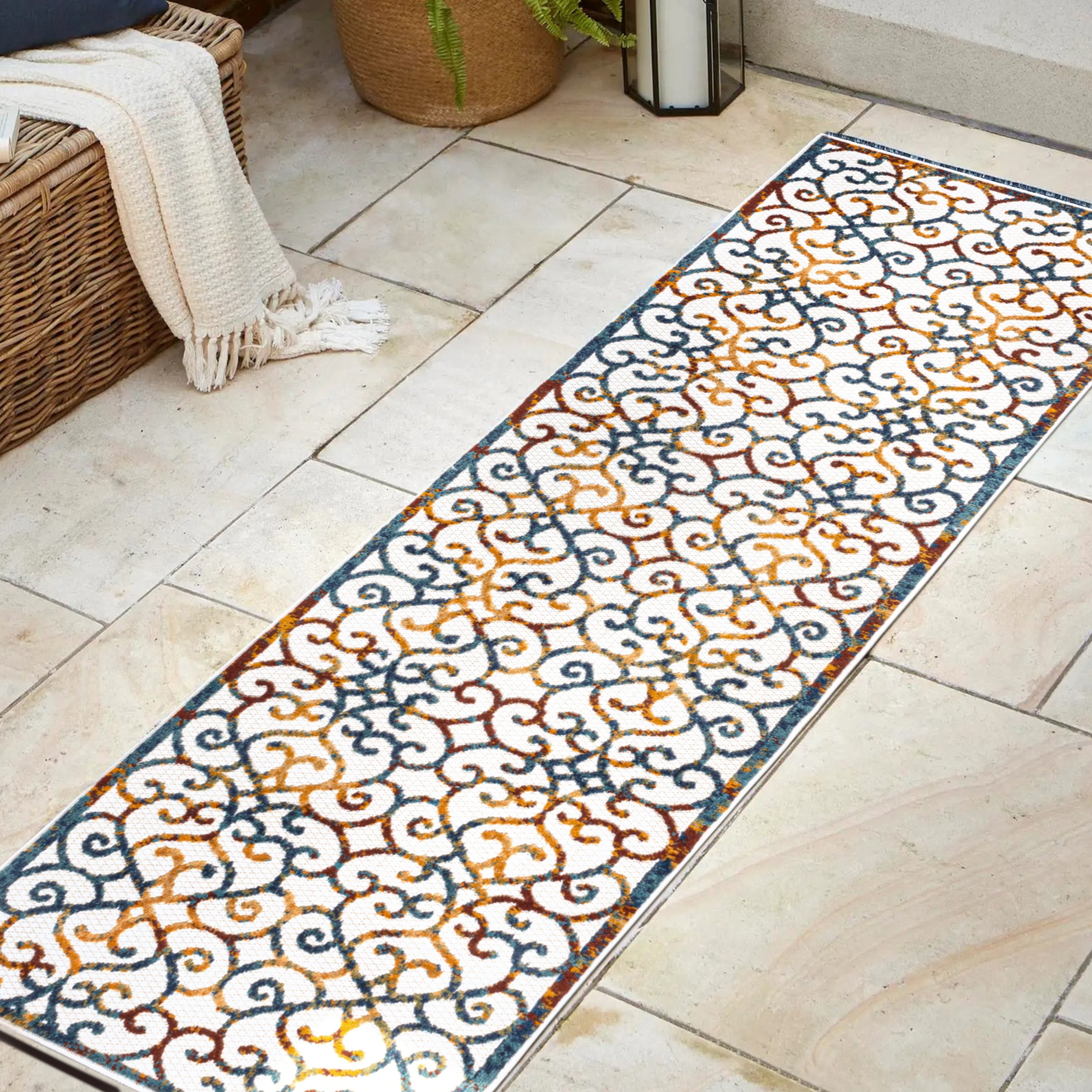 Atrani Scroll Trellis Indoor/Outdoor Runner Rug