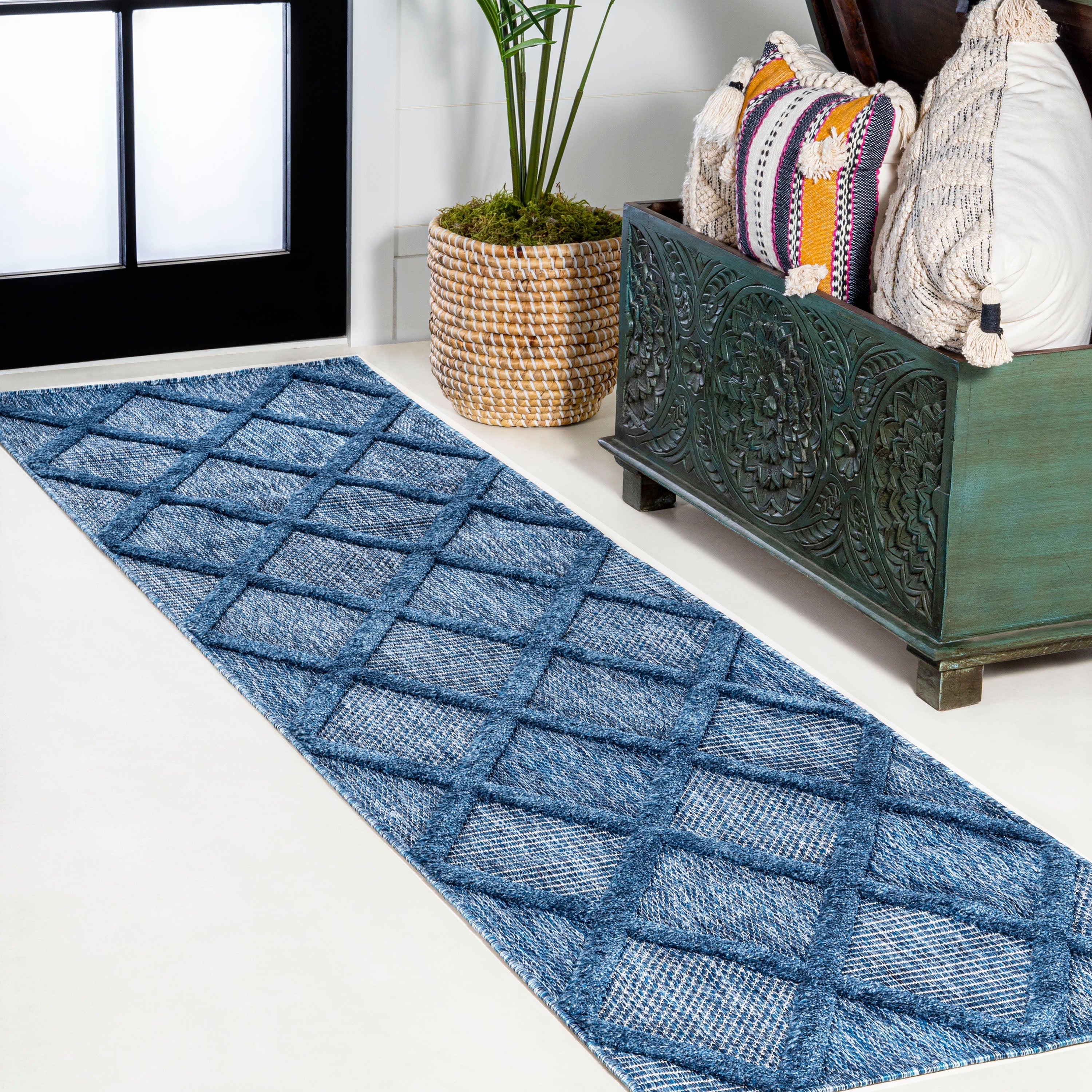 Salines Diamond Trellis Indoor/Outdoor Runner Rug