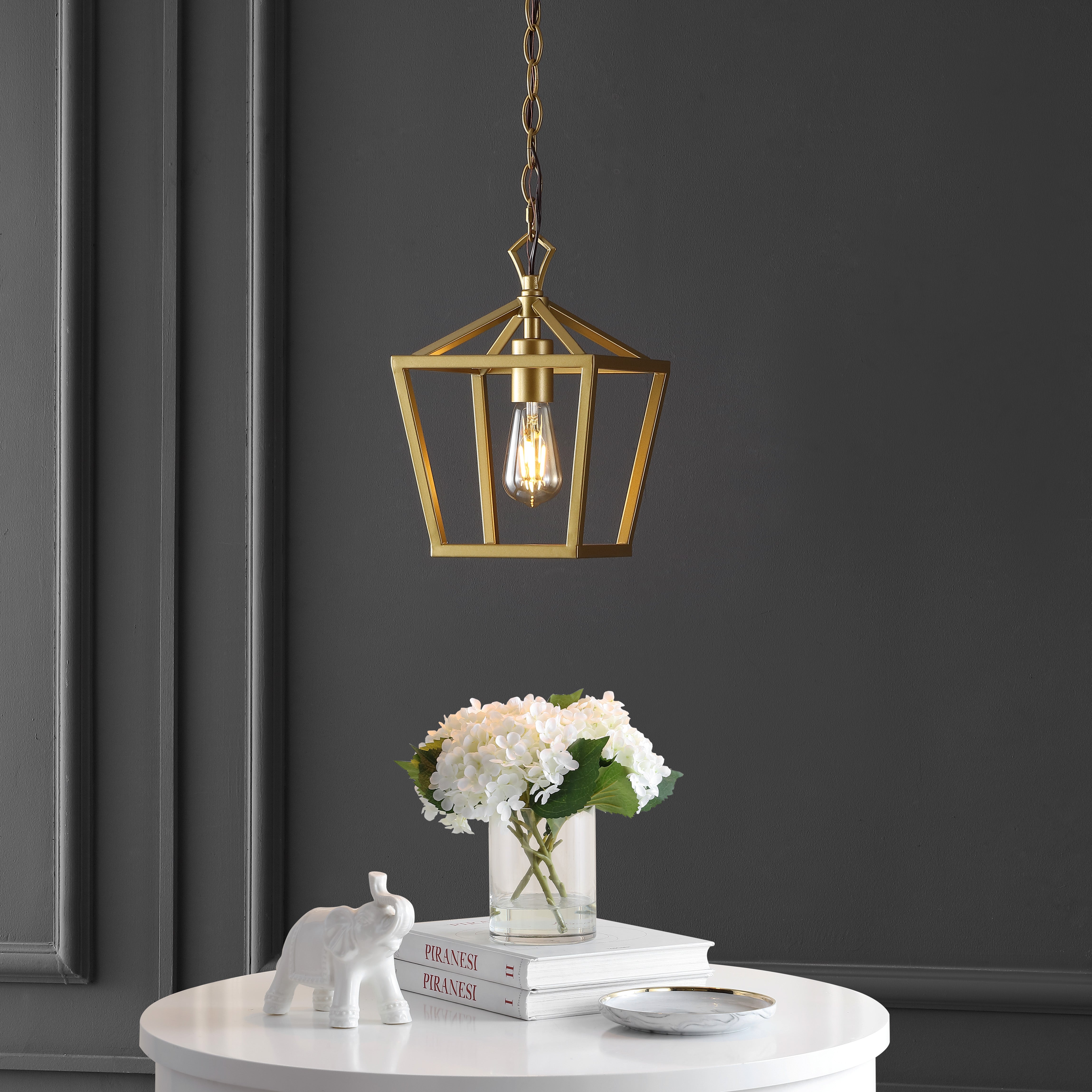 Oslin 1-Light Vintage Farmhouse Iron Chain Pagoda LED Pendant Lantern