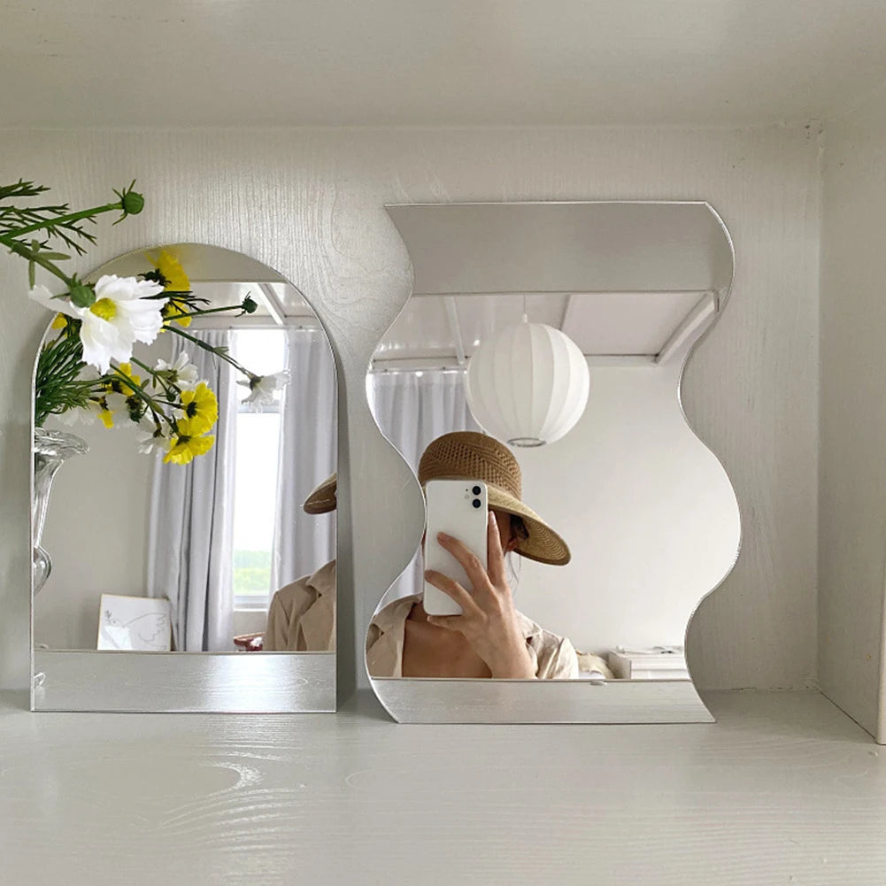 Makeup Wavy Mirror With Irregular Edge