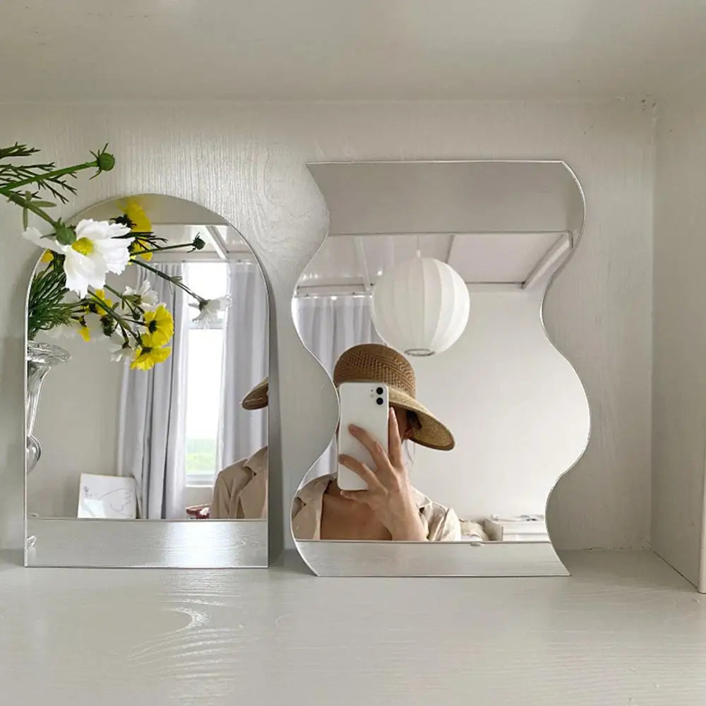 Makeup Wavy Mirror With Irregular Edge