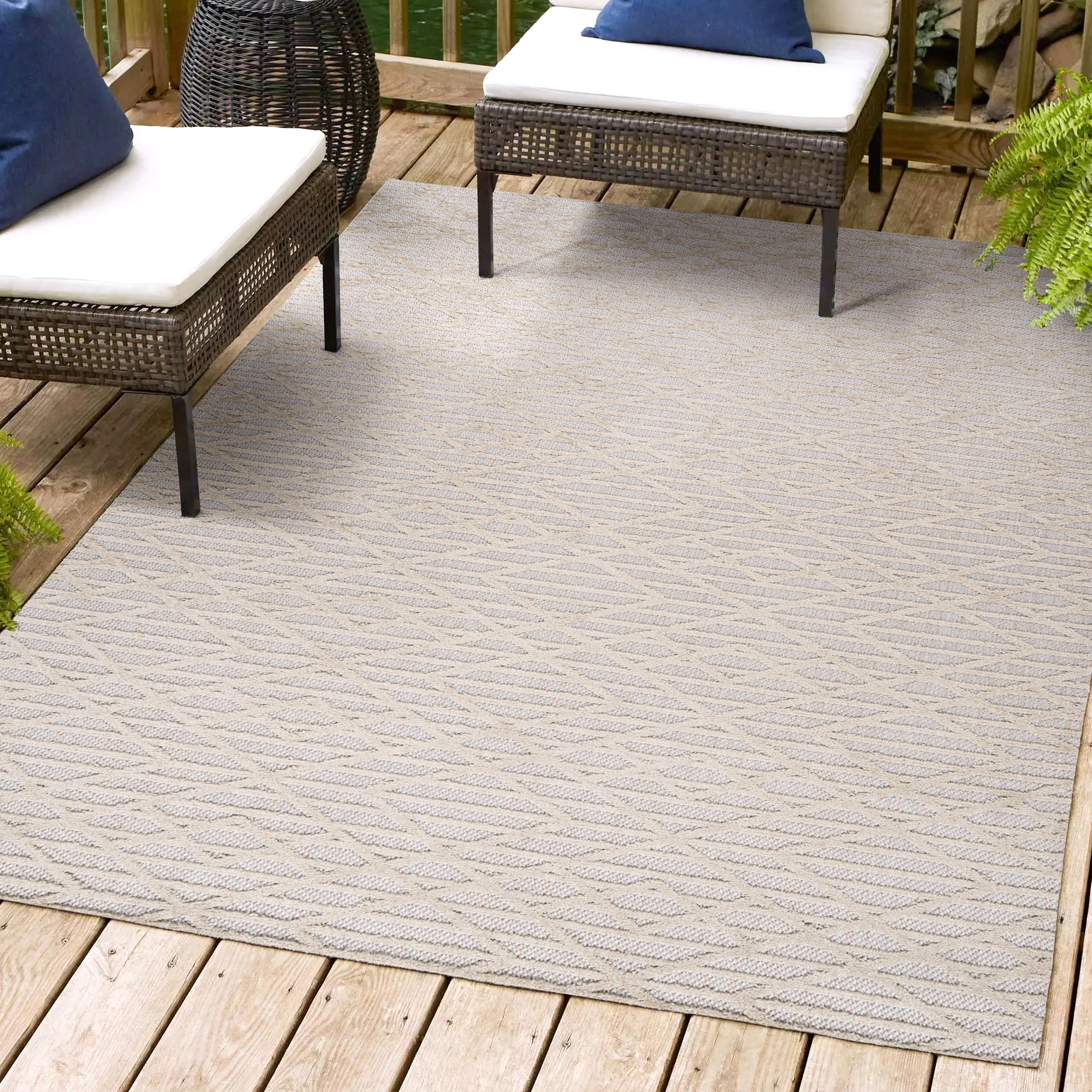 Ararat High-Low Pile Moroccan Diamond Modern Indoor/Outdoor Area Rug