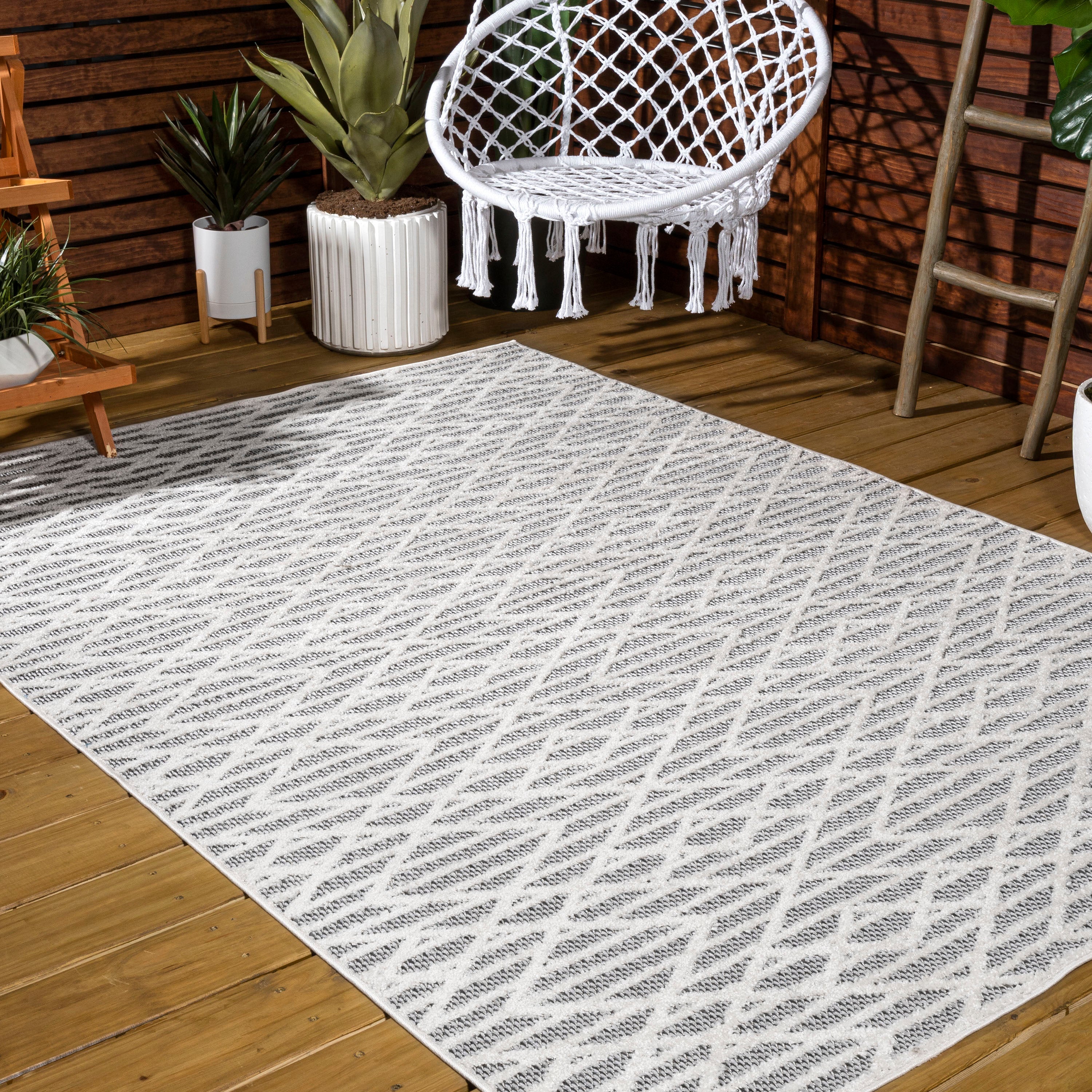 Ararat High-Low Pile Moroccan Diamond Indoor/Outdoor Area Rug