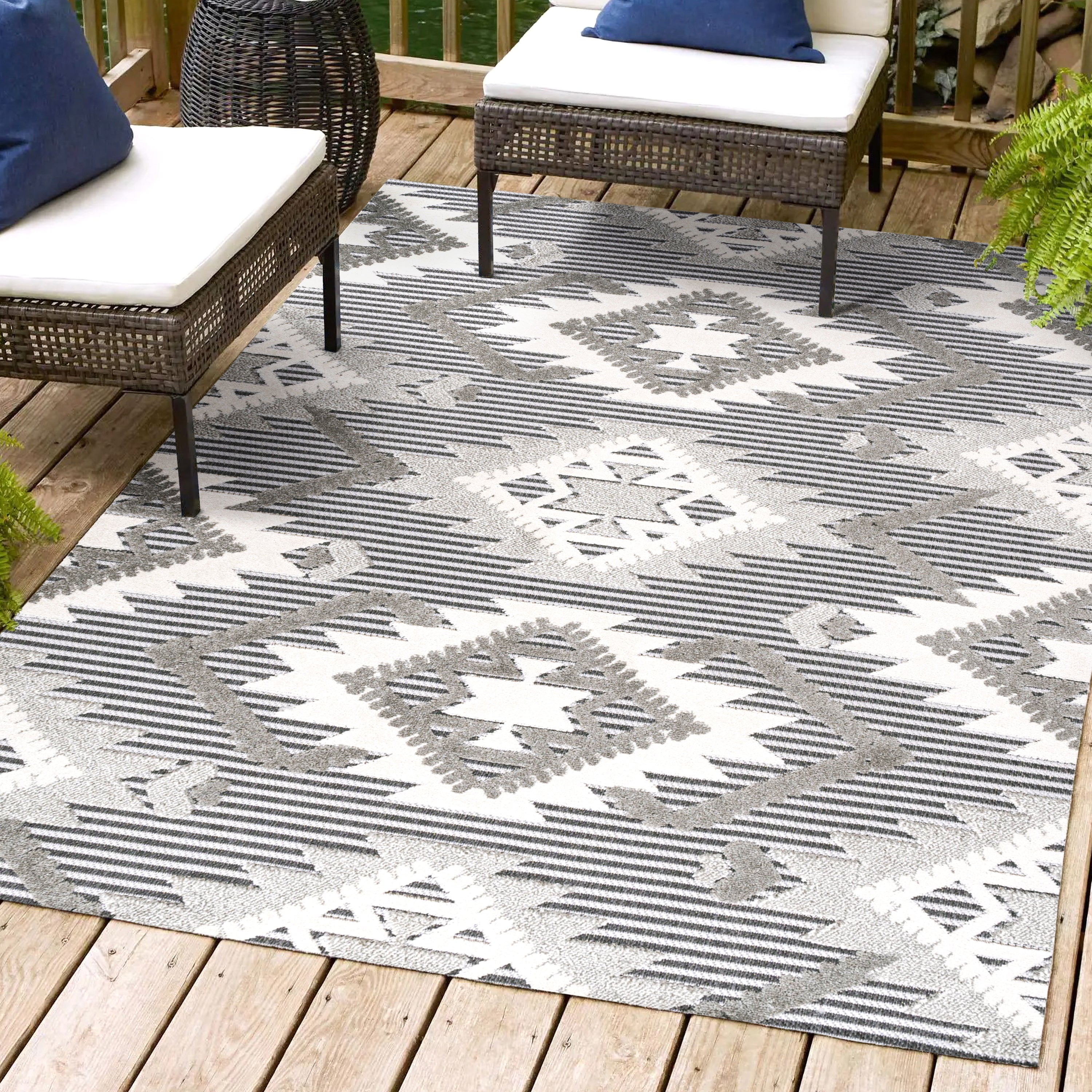 Sumak High-Low Pile Neutral Diamond Kilim Indoor/Outdoor Area Rug