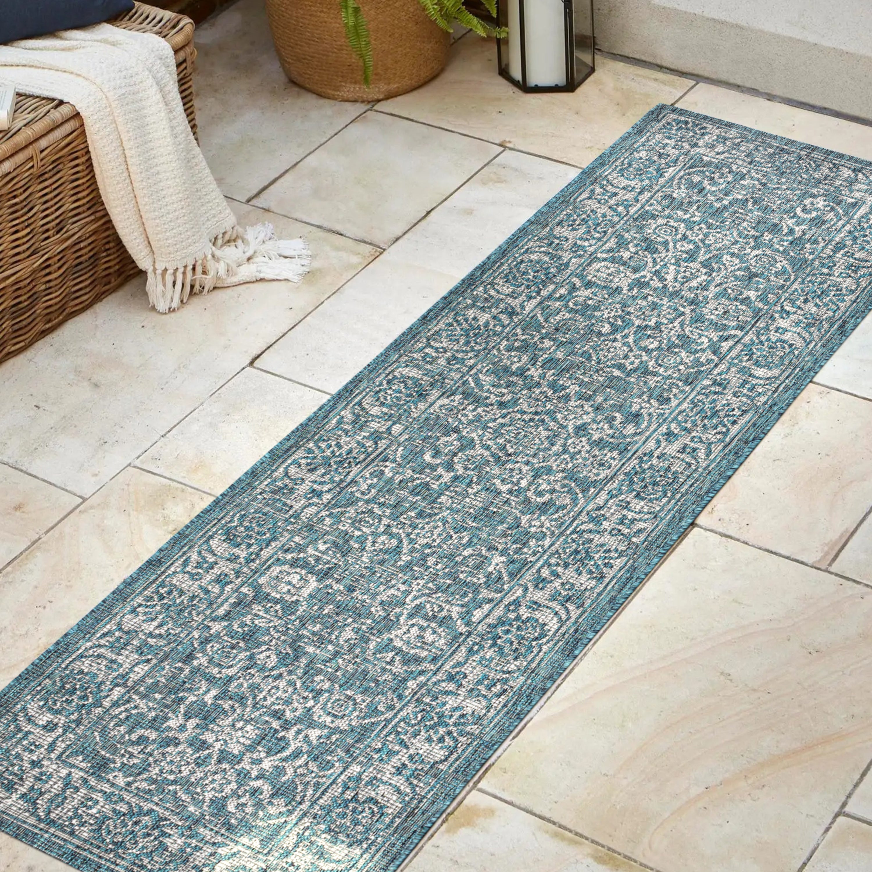 Tela Bohemian Textured Weave Floral Indoor/Outdoor Runner Rug