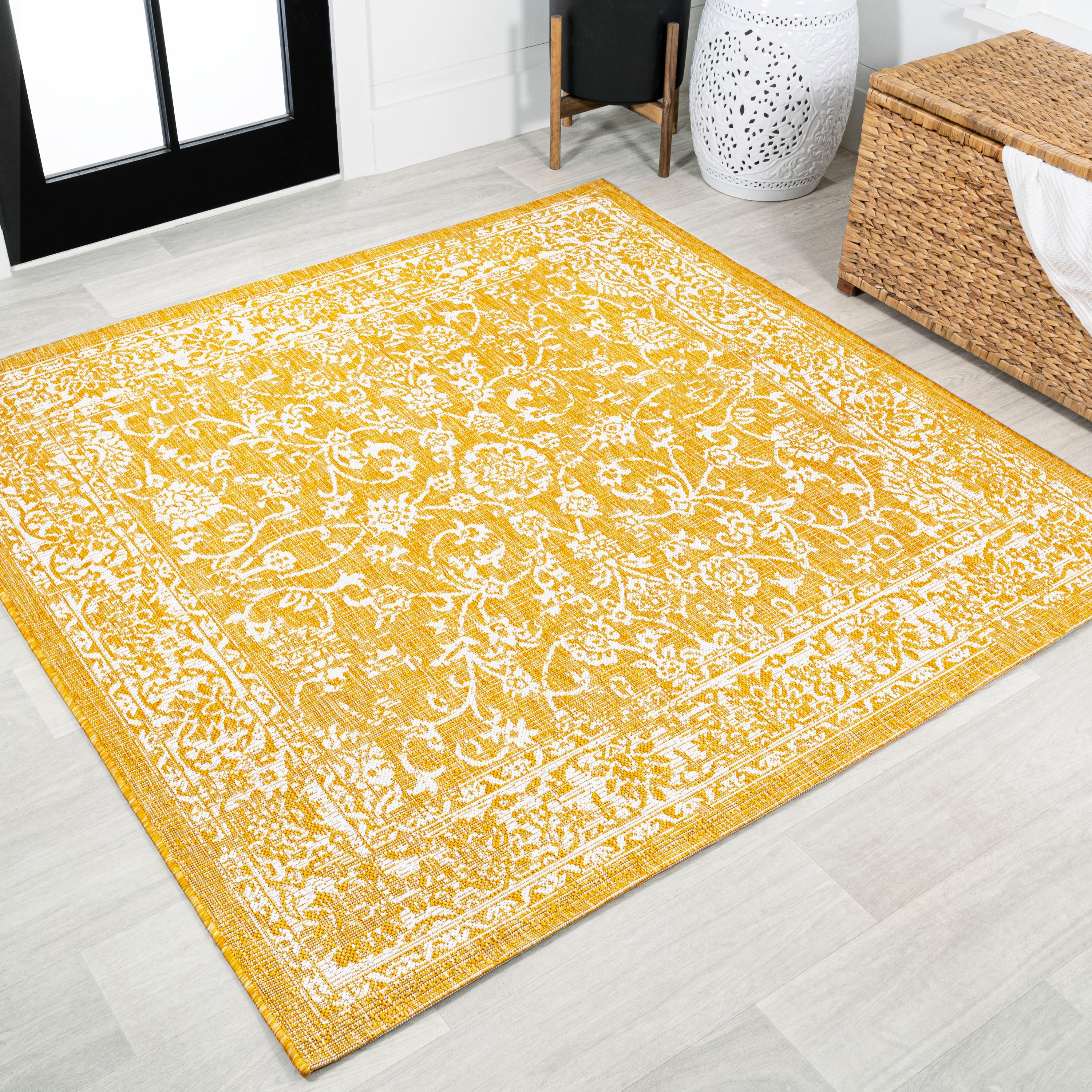 Tela Bohemian Textured Weave Floral Indoor/Outdoor Square Area Rug