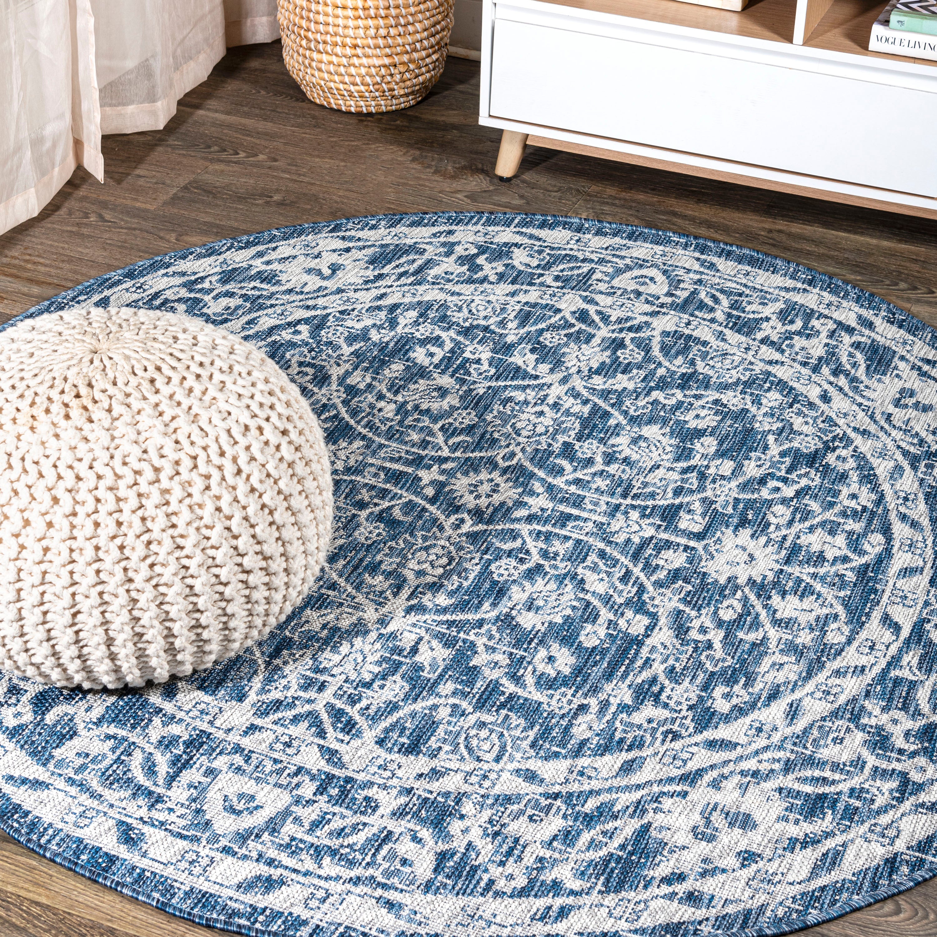 Palazzo Vine and Border Textured Weave Indoor/Outdoor Round Area Rug