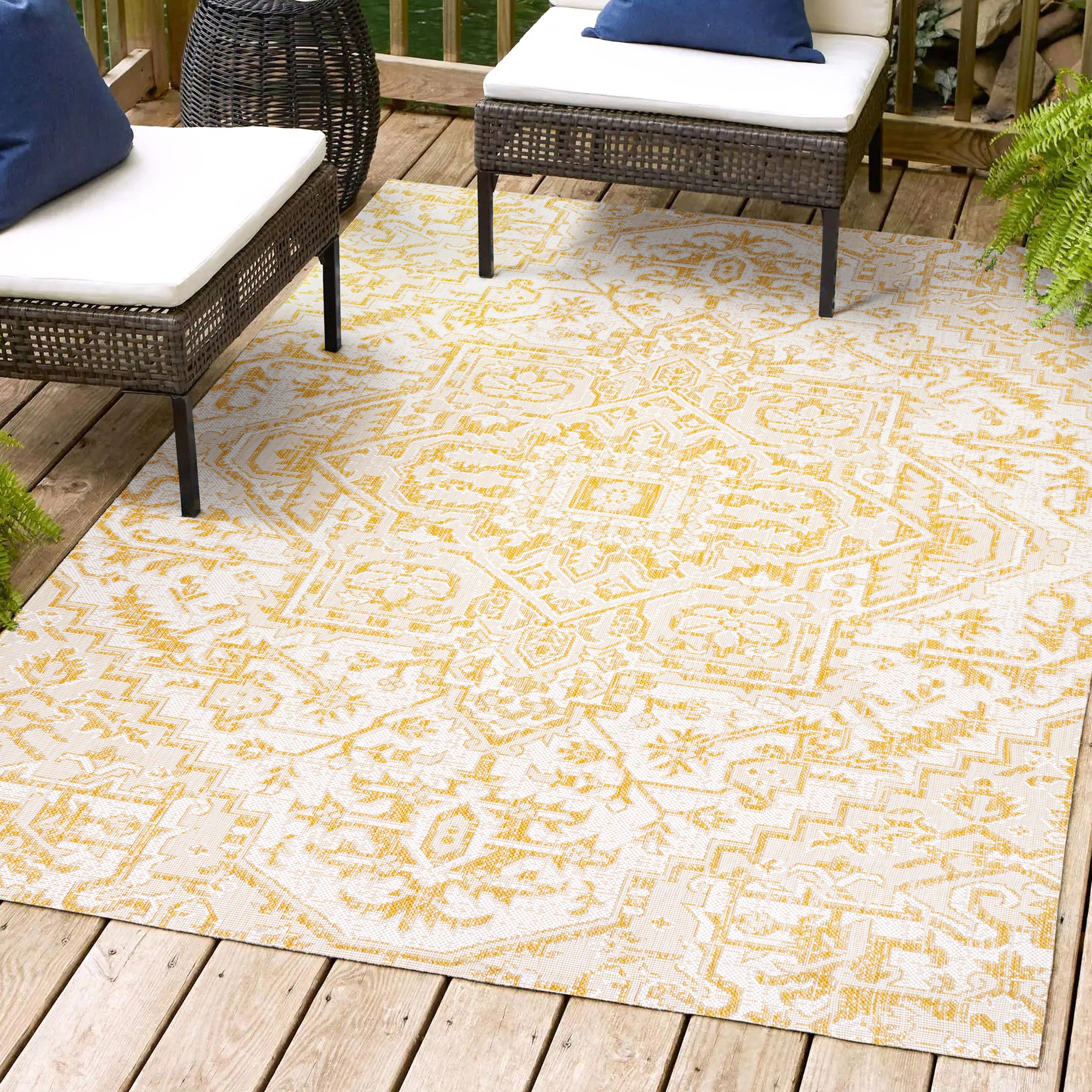 Estrella Bohemian Medallion Weave Indoor/Outdoor Area Rug