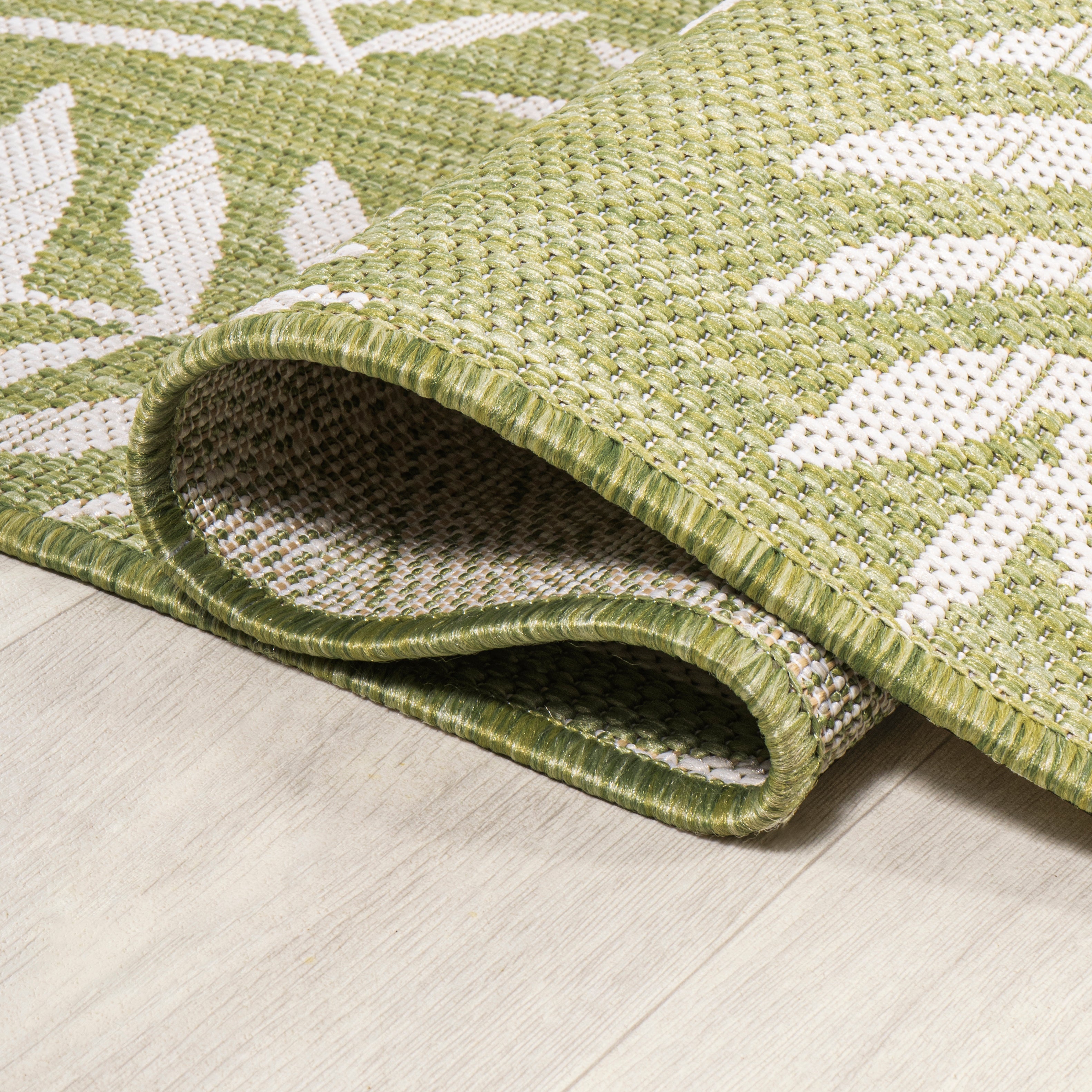 Nevis Palm Frond Indoor/Outdoor Round Area Rug