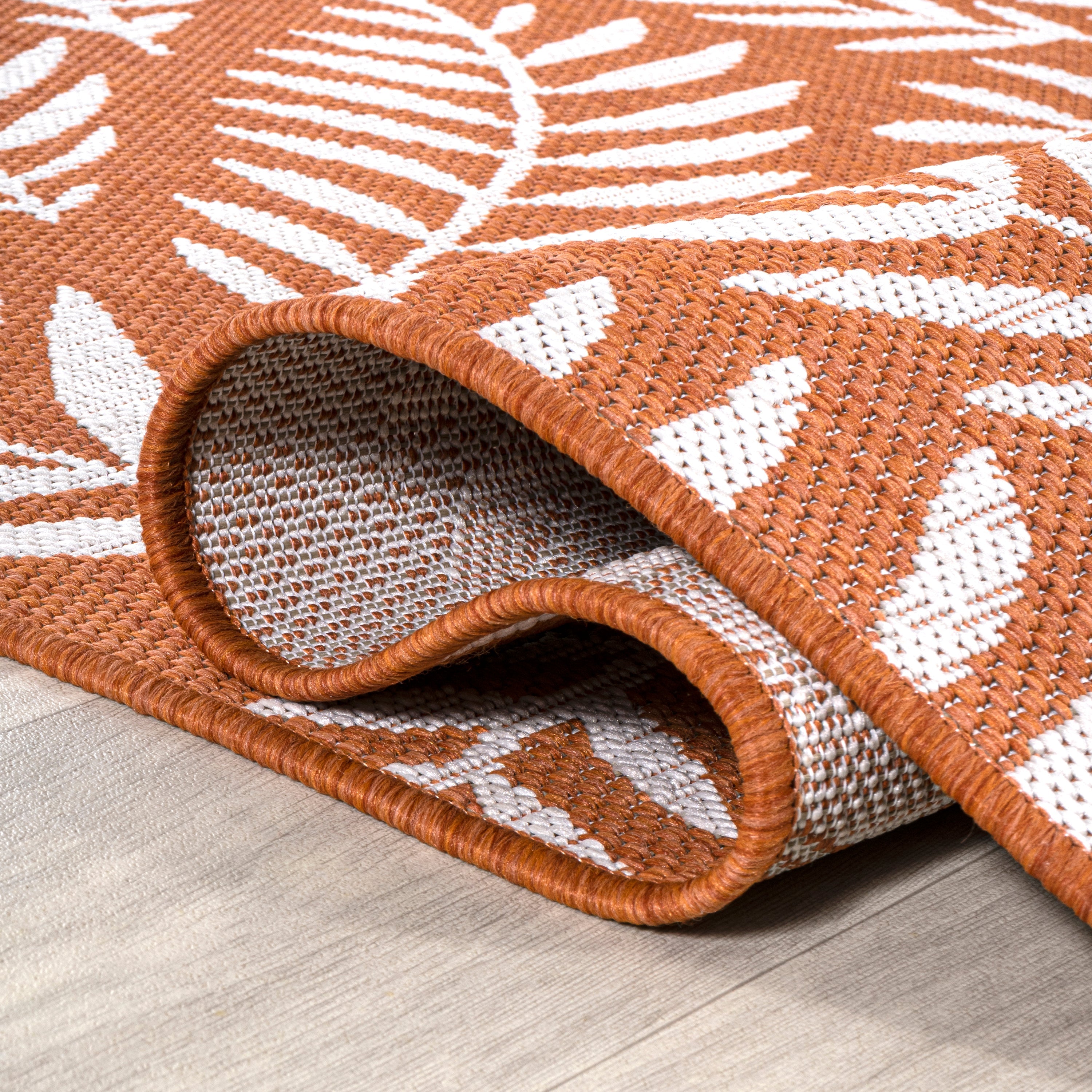 Nevis Palm Frond Indoor/Outdoor Round Area Rug