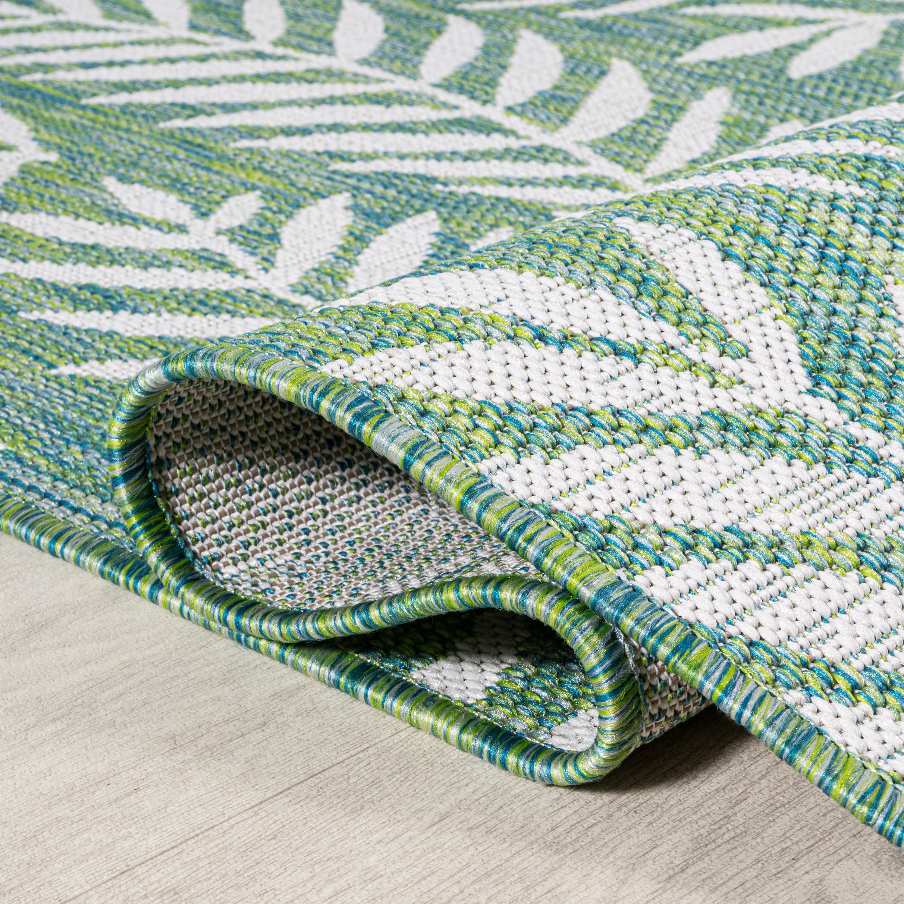 Nevis Palm Frond Indoor/Outdoor Round Area Rug