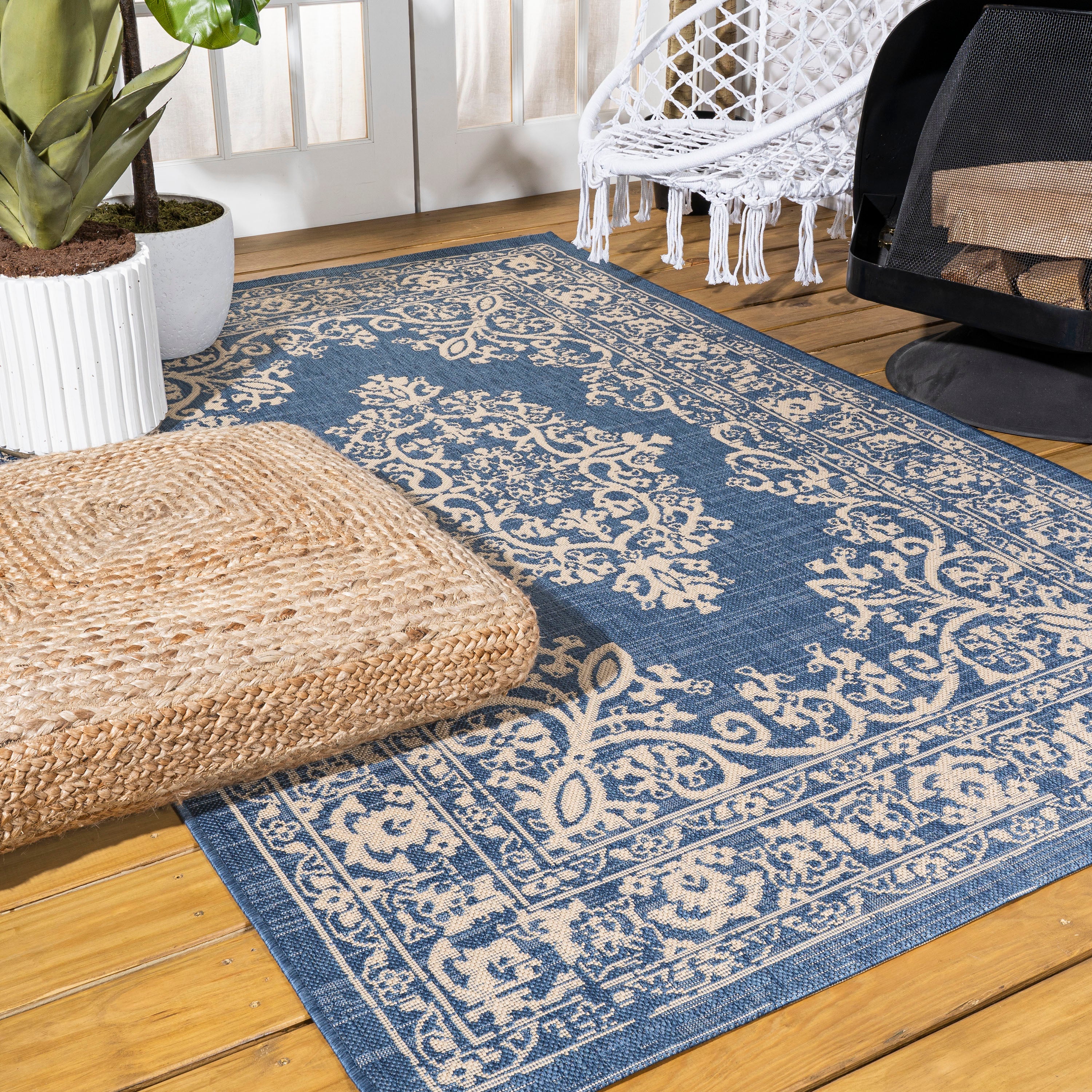 Galon Filigree Indoor/Outdoor Area Rug