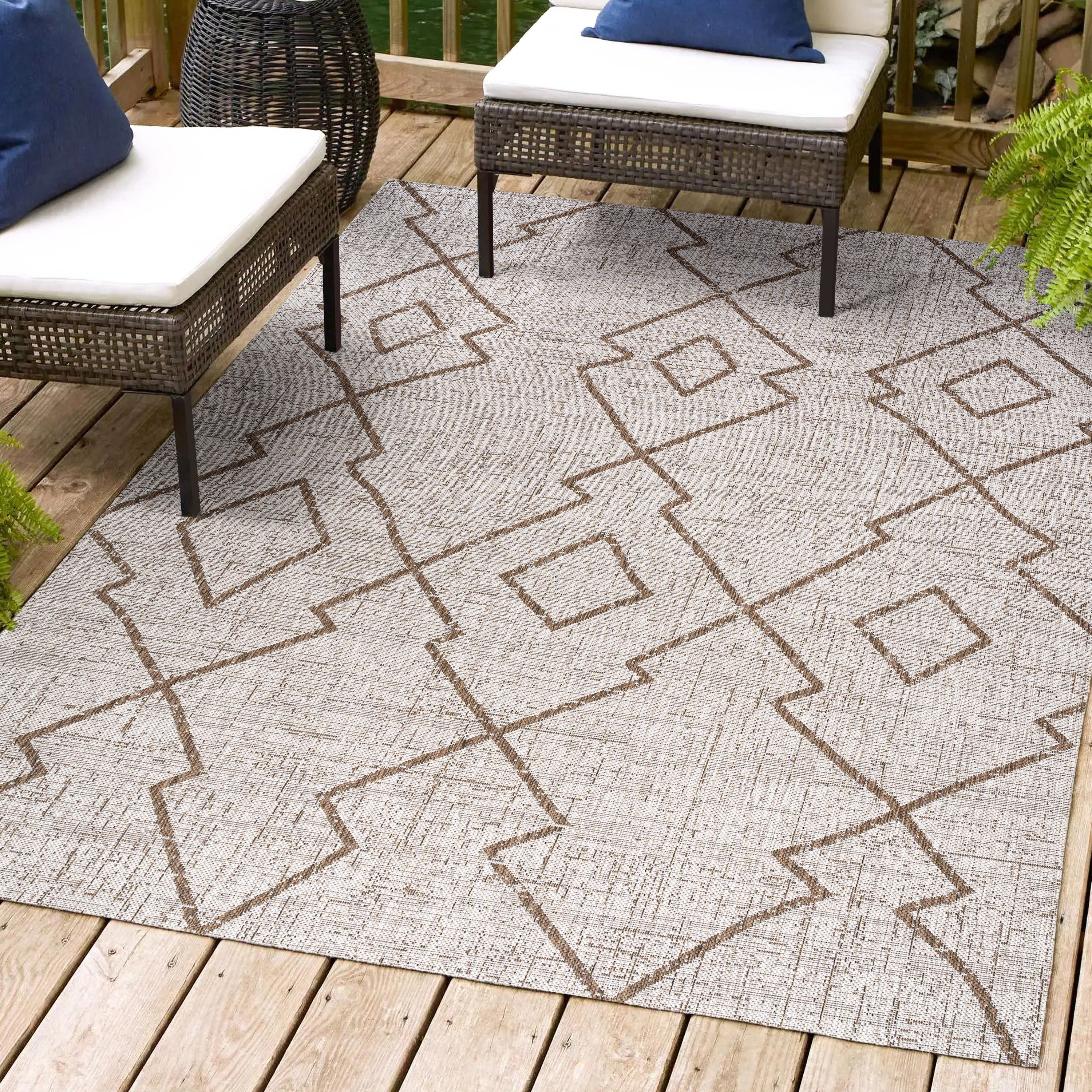 Carwa Tribal Diamond Trellis Indoor/Outdoor Area Rug