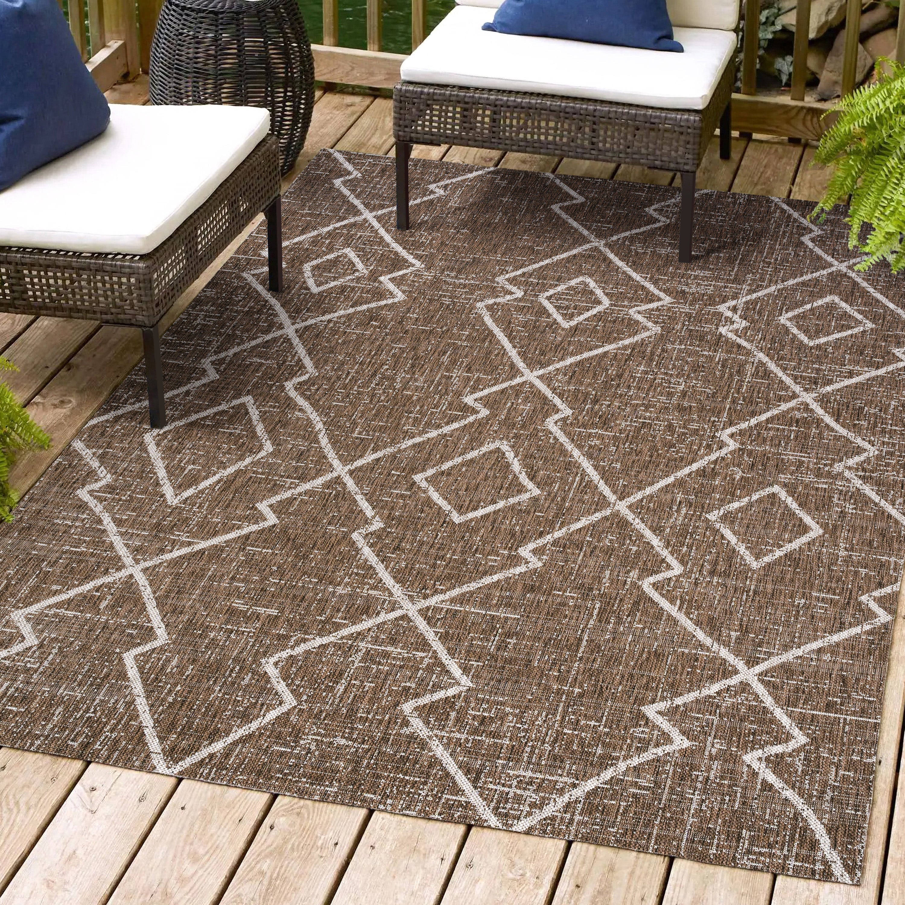 Carwa Tribal Diamond Trellis Indoor/Outdoor Area Rug