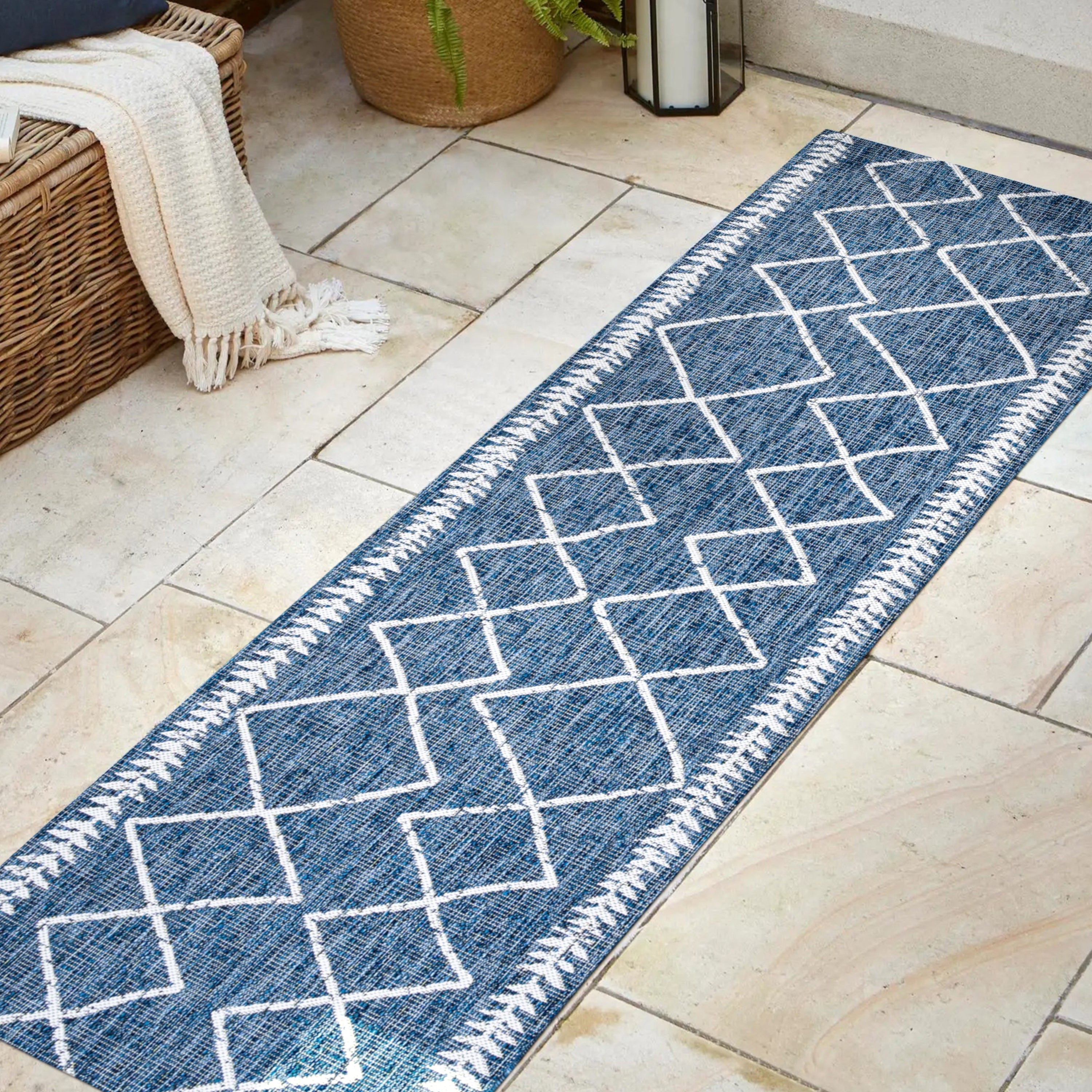 Derya Tribal Diamond Trellis Indoor/Outdoor Runner Rug