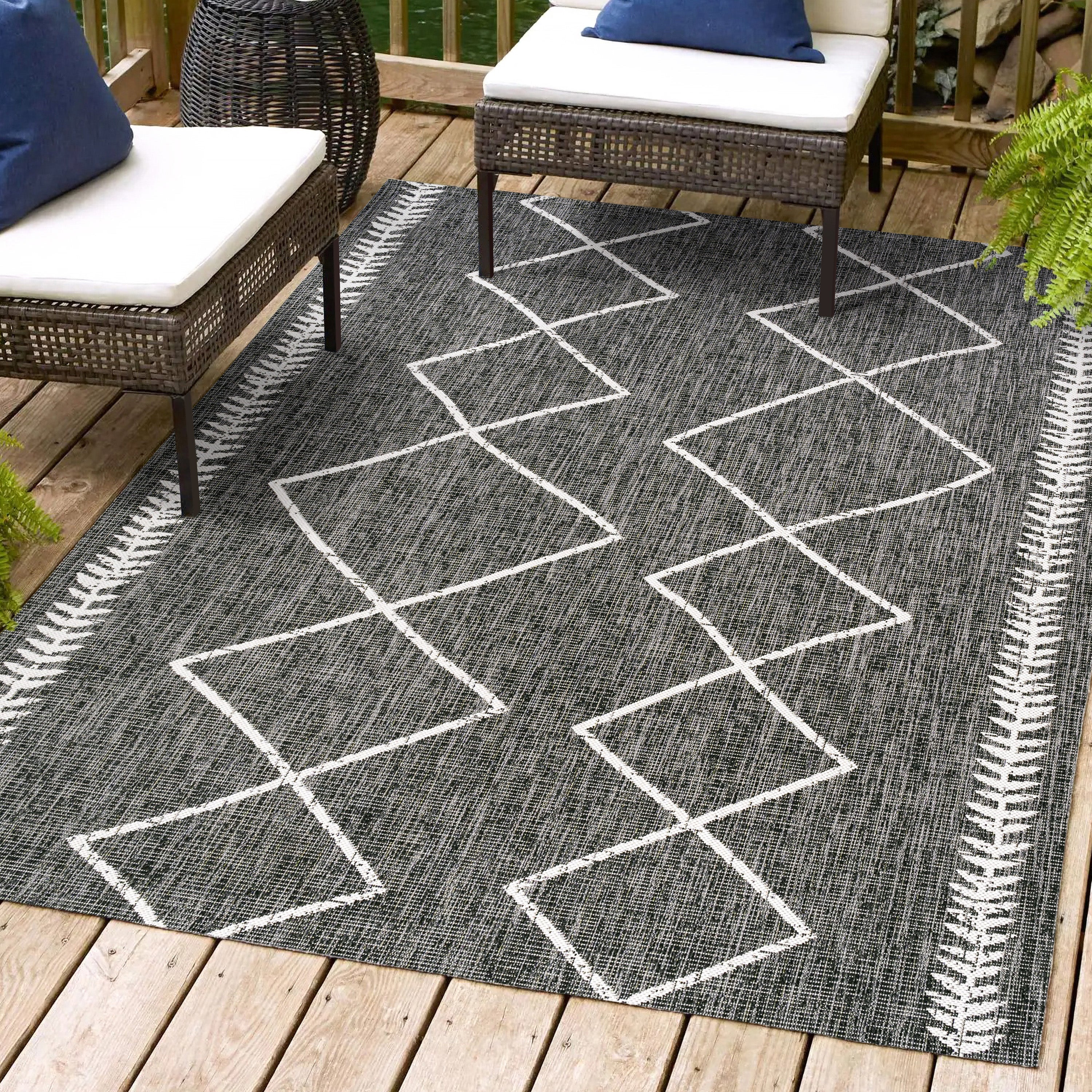 Derya Tribal Diamond Trellis Indoor/Outdoor Modern Area Rug