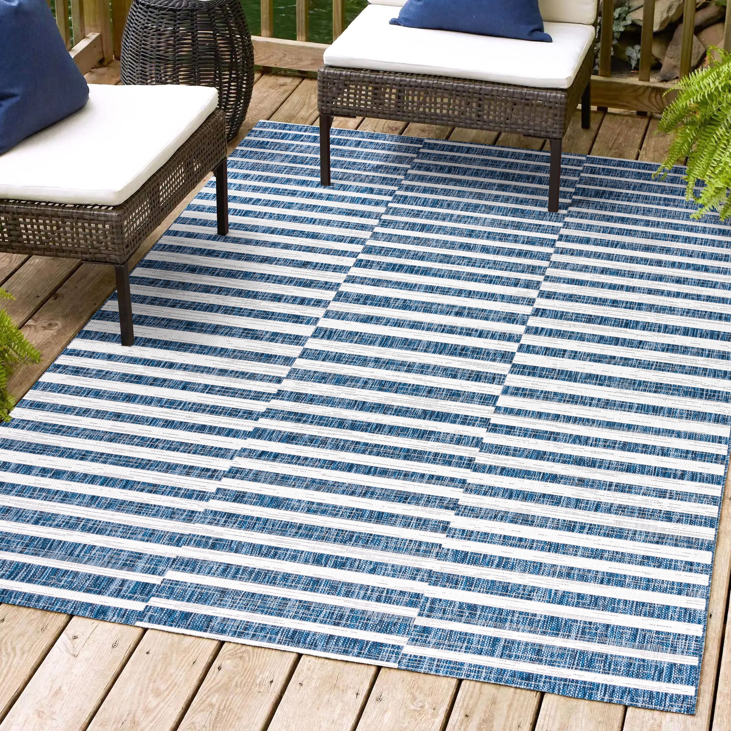 Sukie Modern Offset Bold Stripe Indoor/Outdoor Area Rug