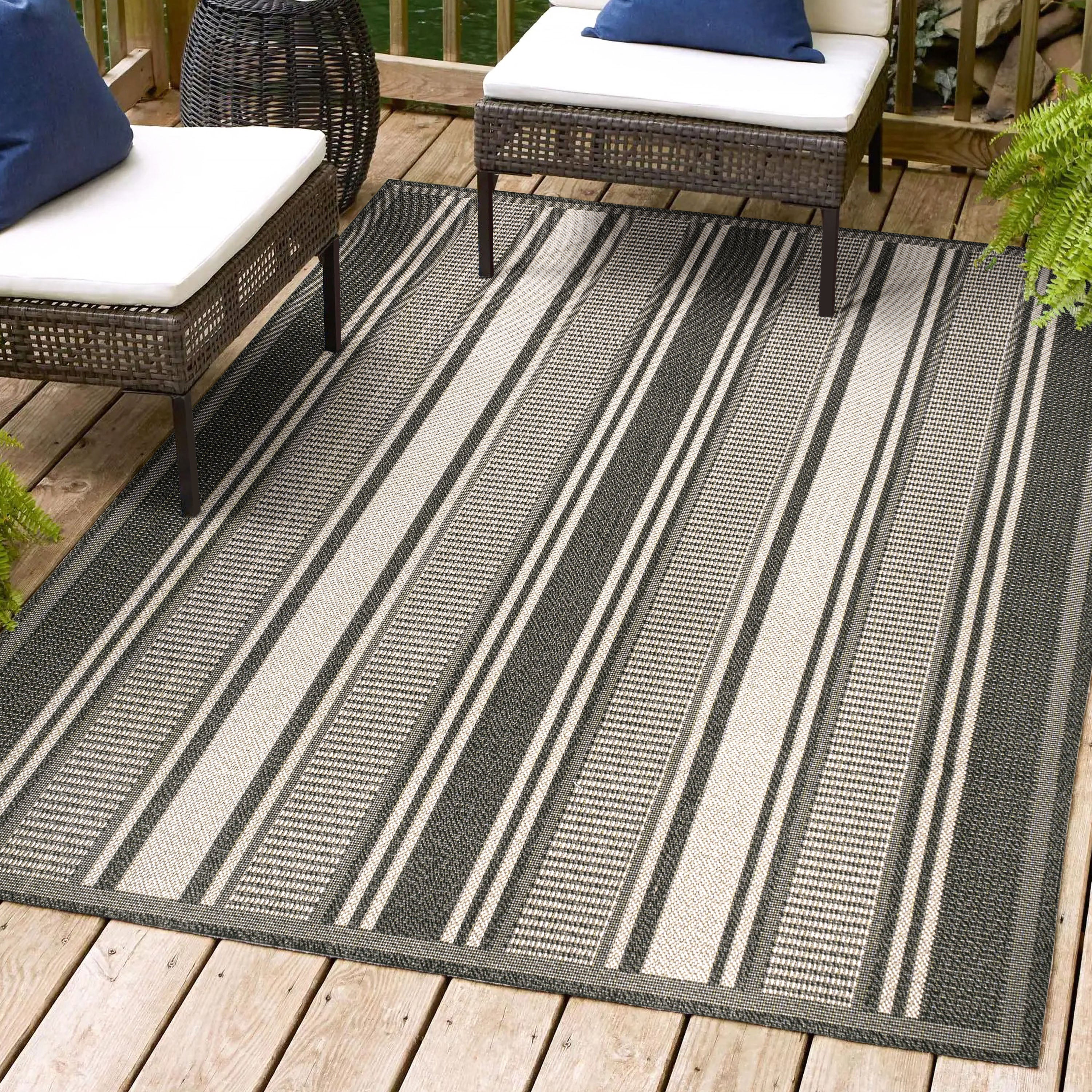 Haynes Simple Modern Double Stripe Indoor/Outdoor Area Rug