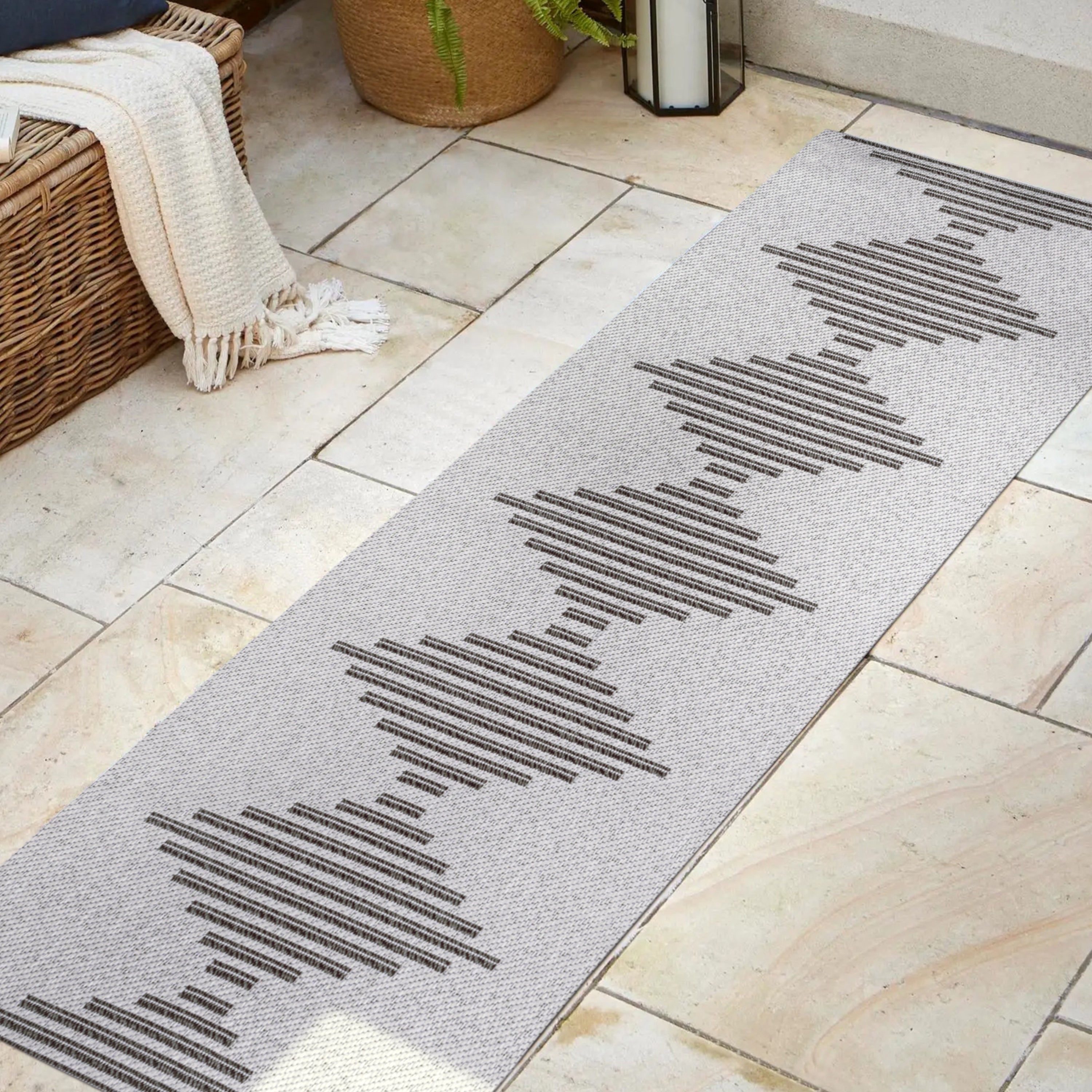 Vinales Diamond Stripe Indoor/Outdoor Runner Rug