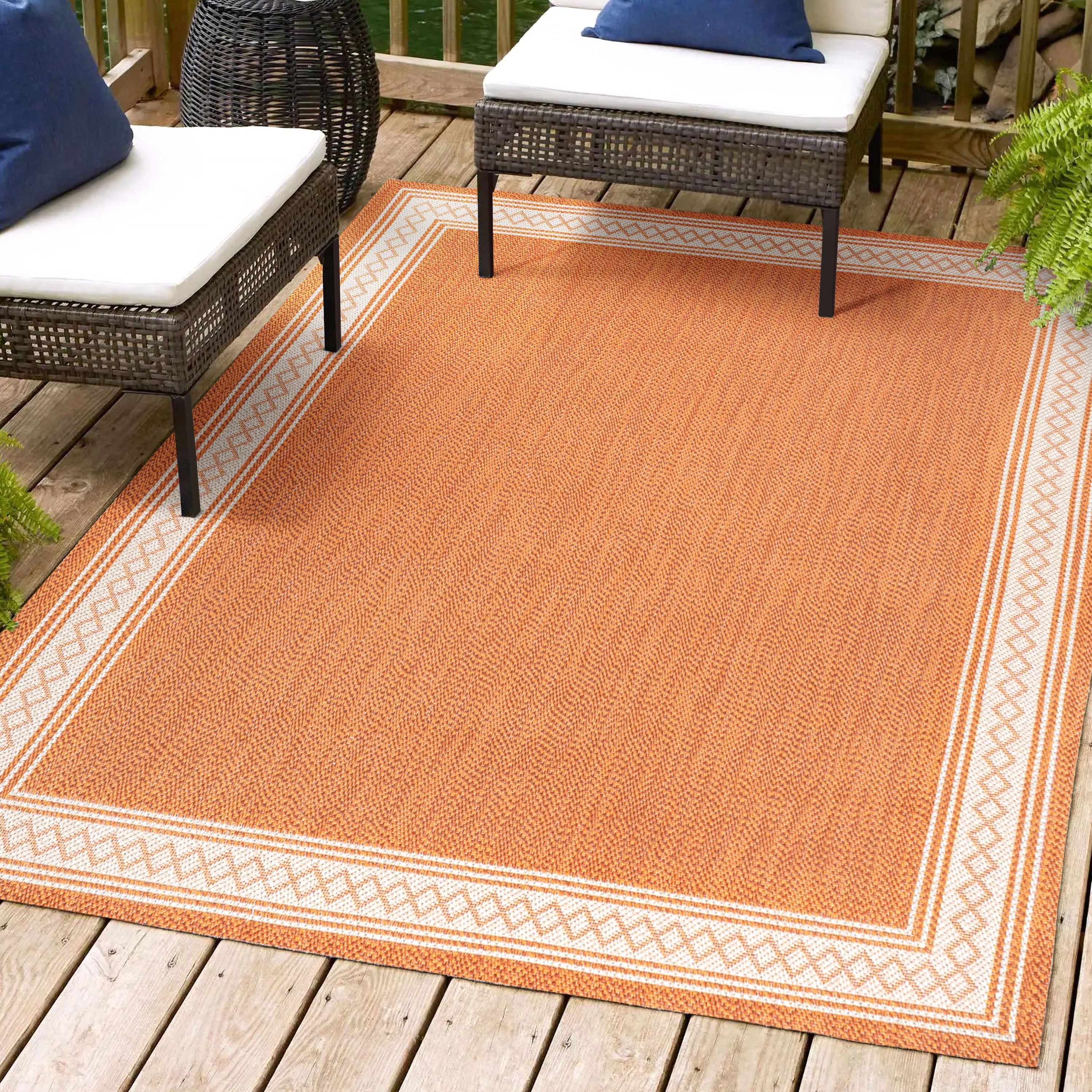 Lucia Classic Diamond Border Indoor/Outdoor Area Rug