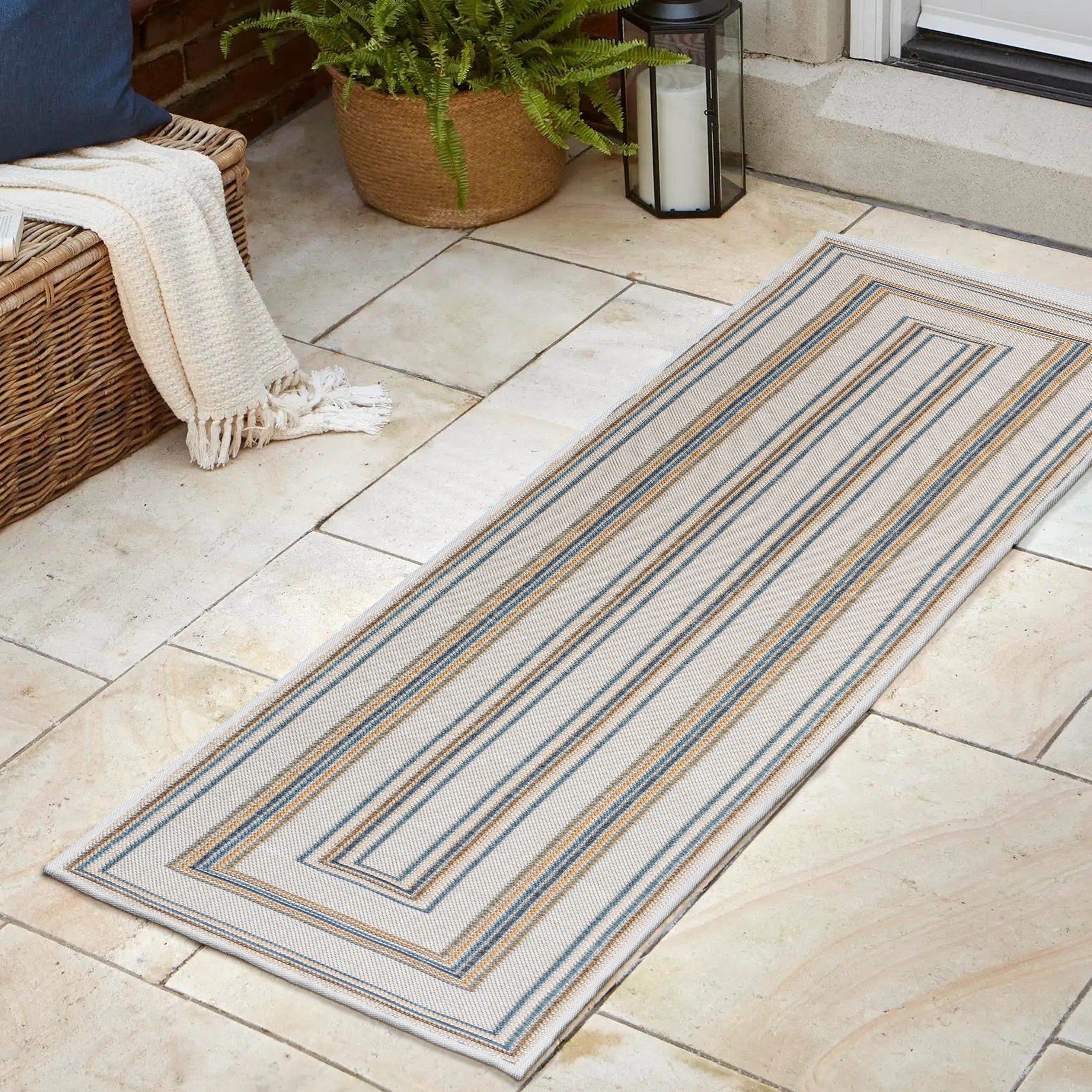 Argo Classic Nautical Mitre Stripe Reversible Machine-Washable Indoor/Outdoor Runner Rug