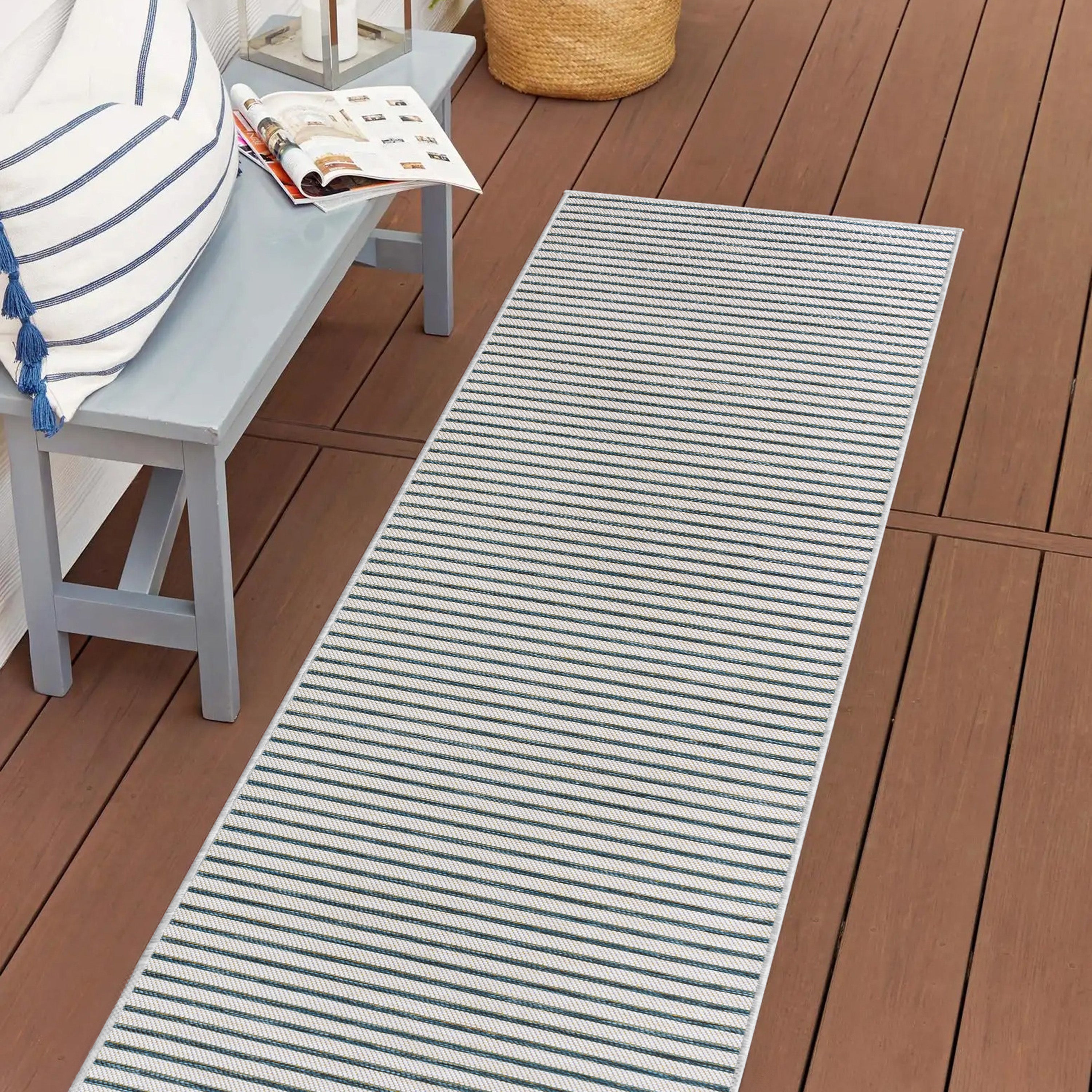 Damon Classic Coastal Pinstripe Reversible Machine-Washable Indoor/Outdoor Runner Rug