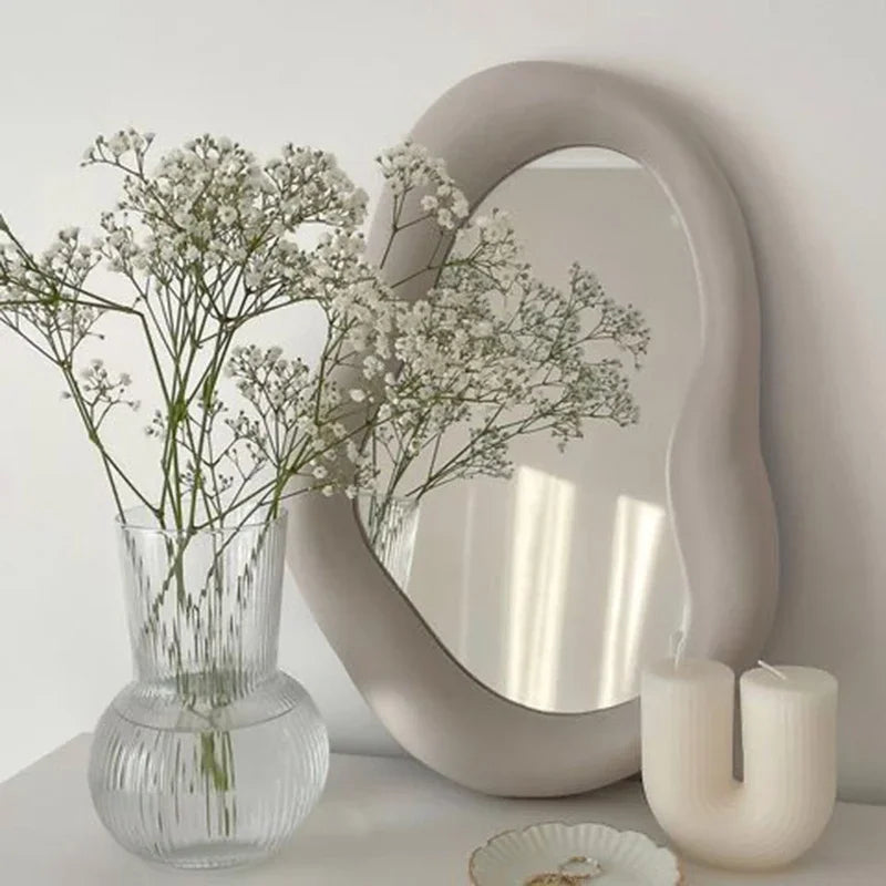 Portable Travel Wavy Mirror Compact & Stylish