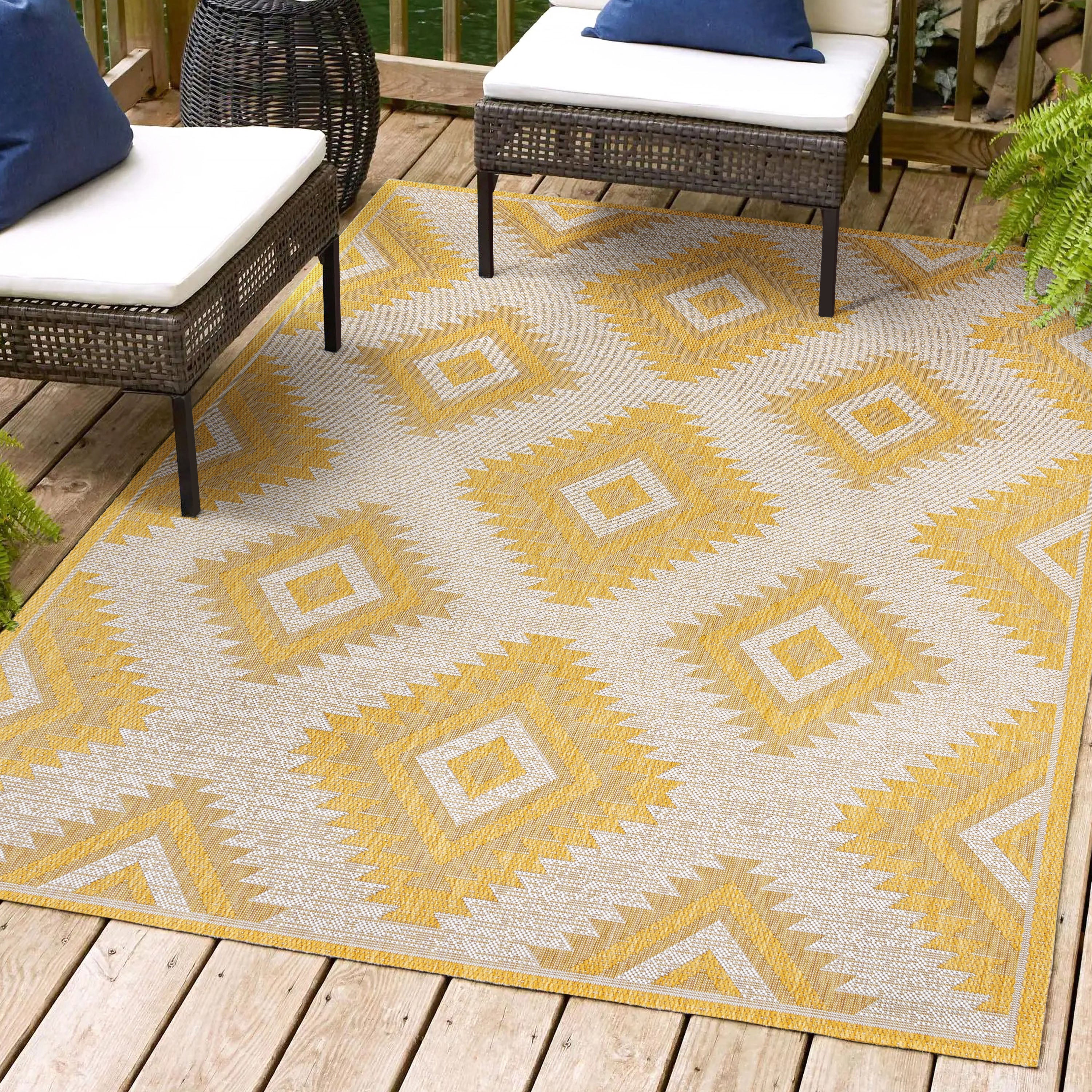 Lior Geometric Moroccan Chic Diamond Indoor/Outdoor Area Rug