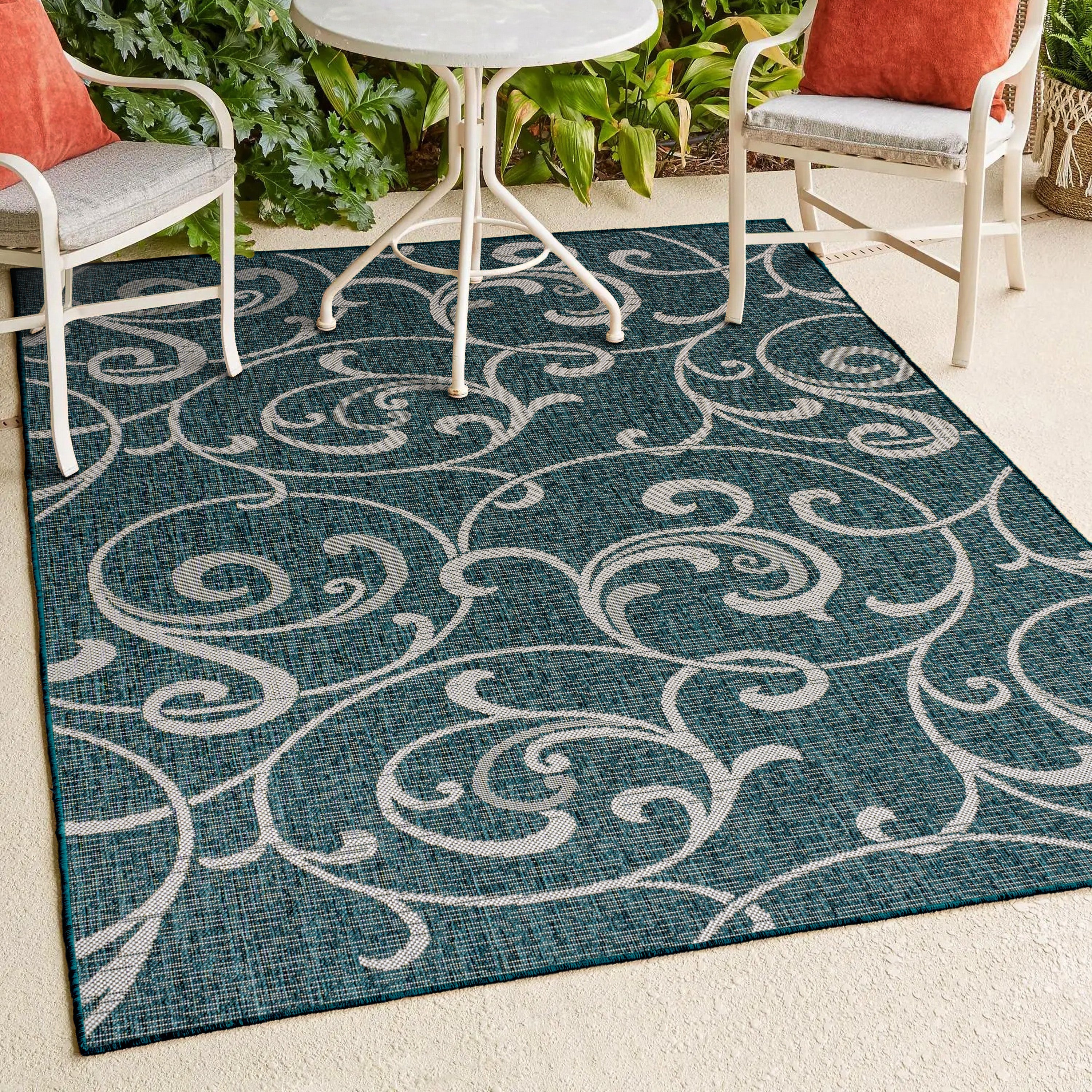 Maribel Traditional Classic Bold All-Over Scroll Indoor/Outdoor Area Rug